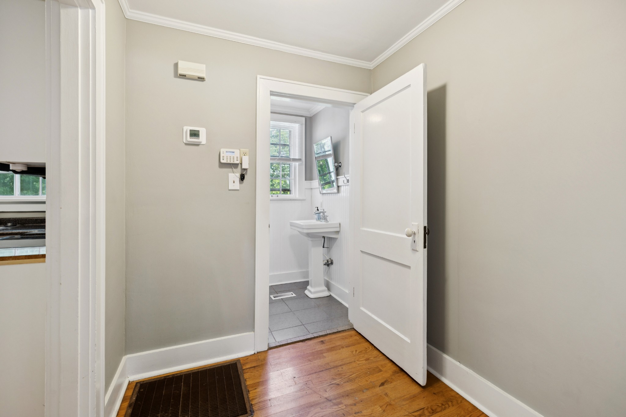 165 E Glenwood Dr