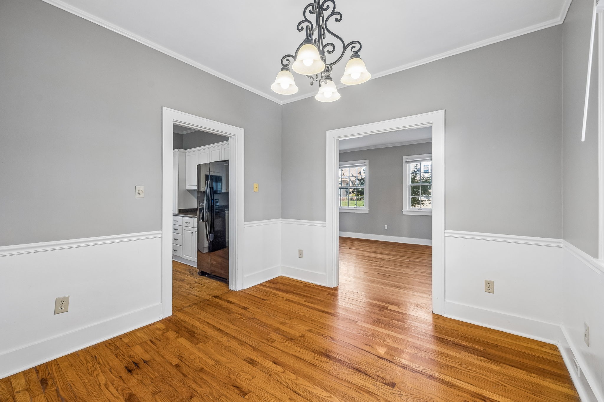 165 E Glenwood Dr