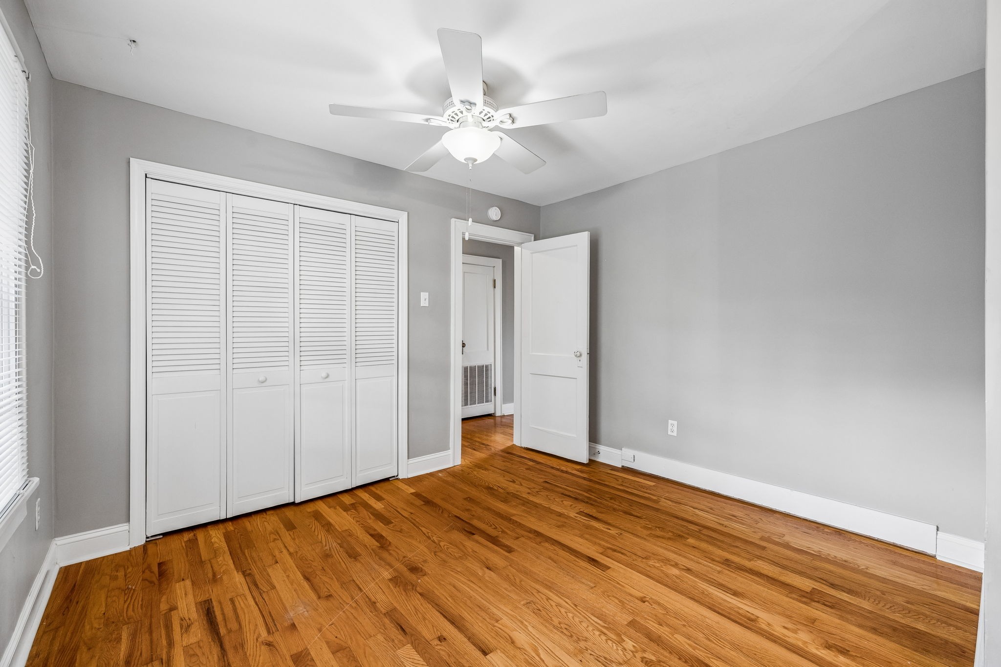 165 E Glenwood Dr
