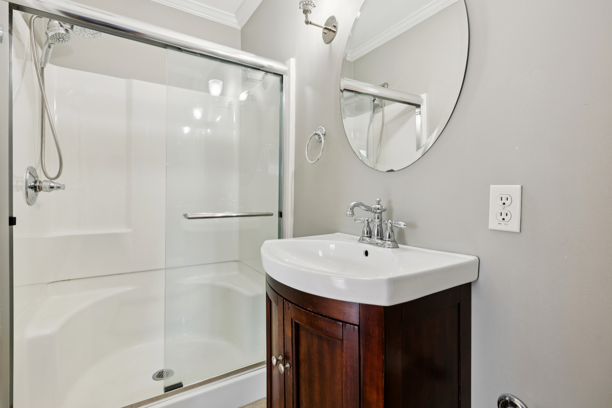 165 E Glenwood Dr