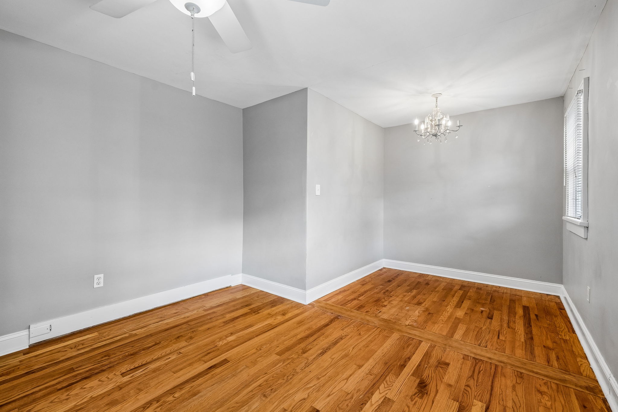 165 E Glenwood Dr