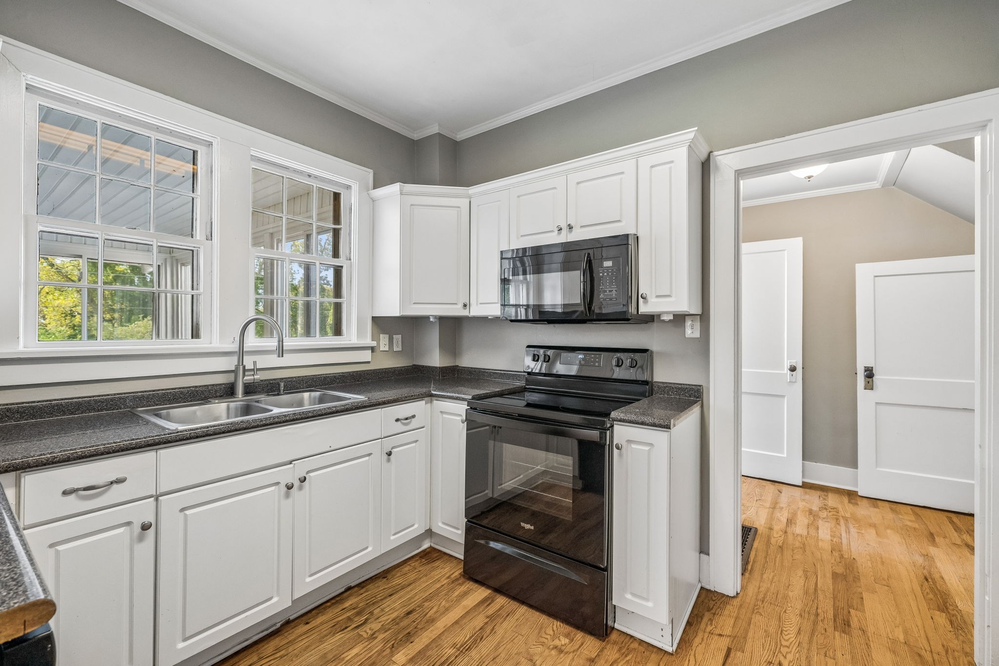 165 E Glenwood Dr