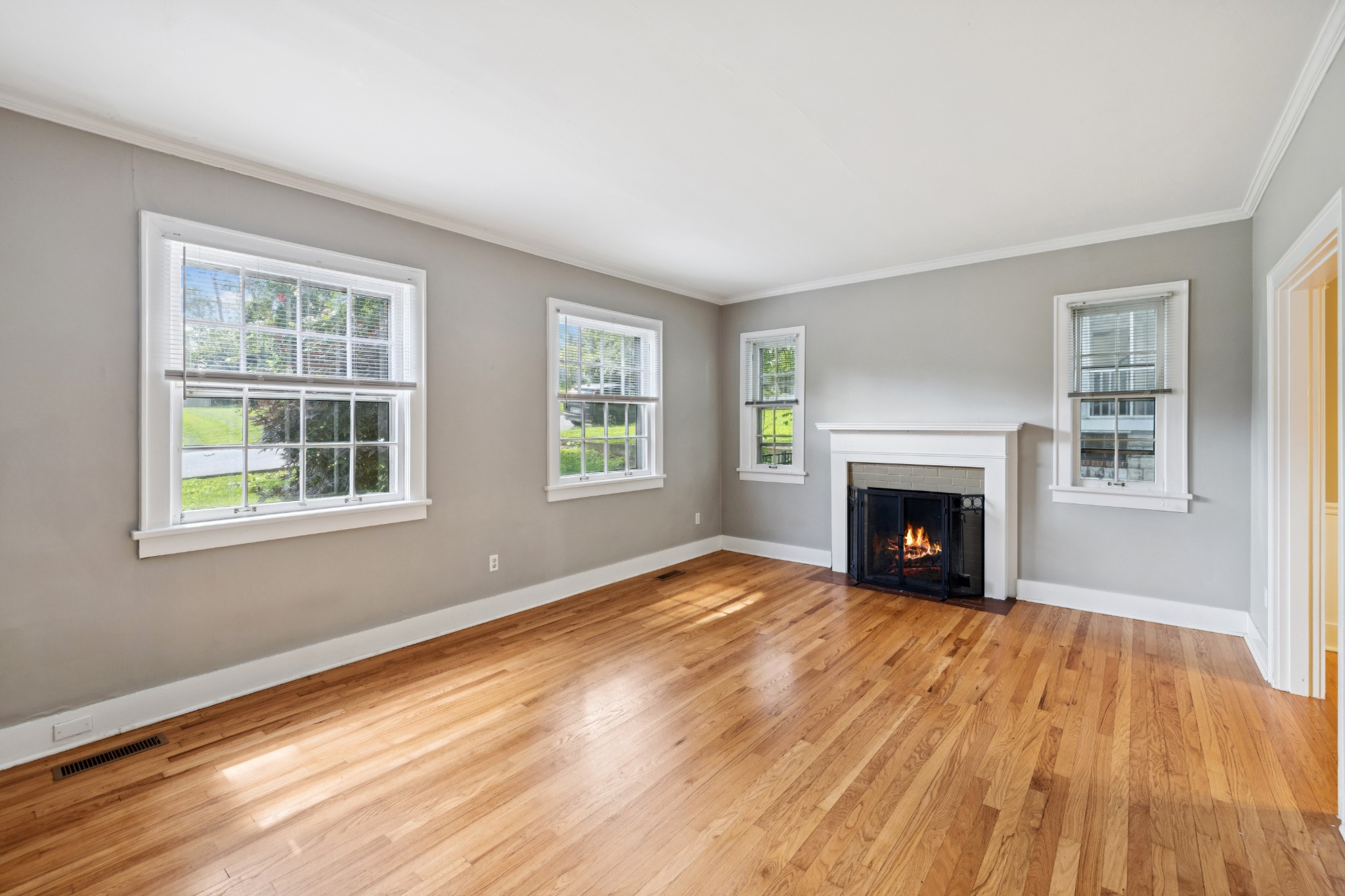 165 E Glenwood Dr