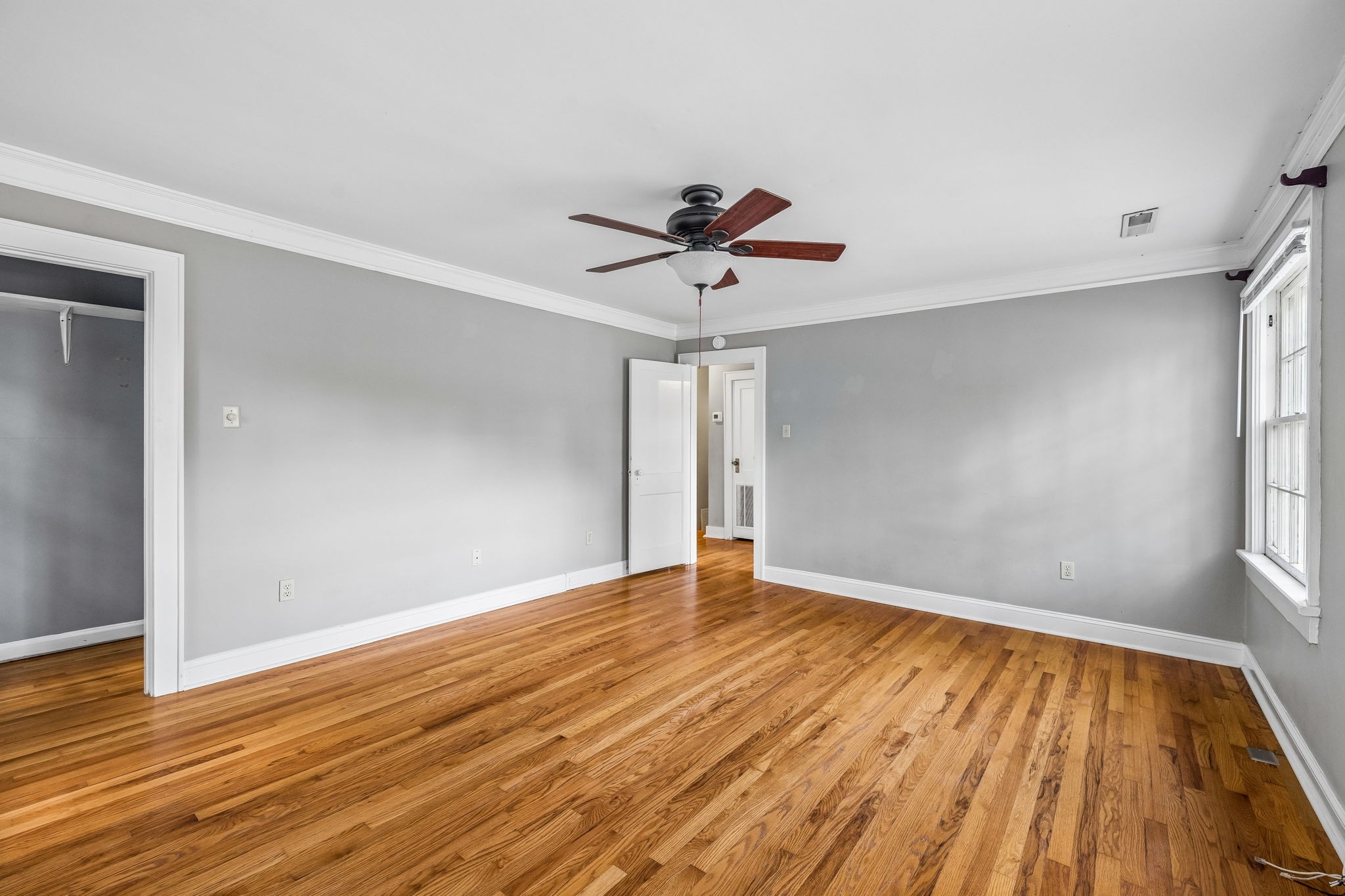 165 E Glenwood Dr
