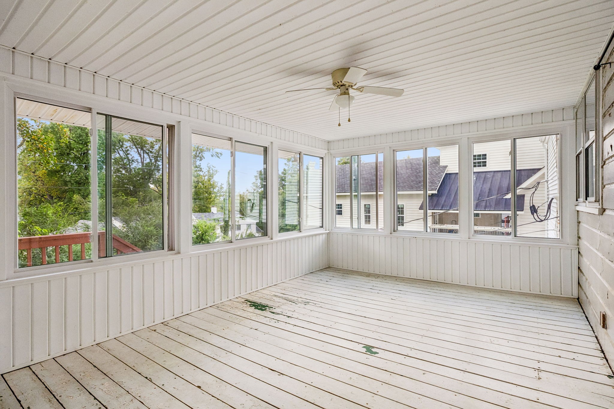 165 E Glenwood Dr