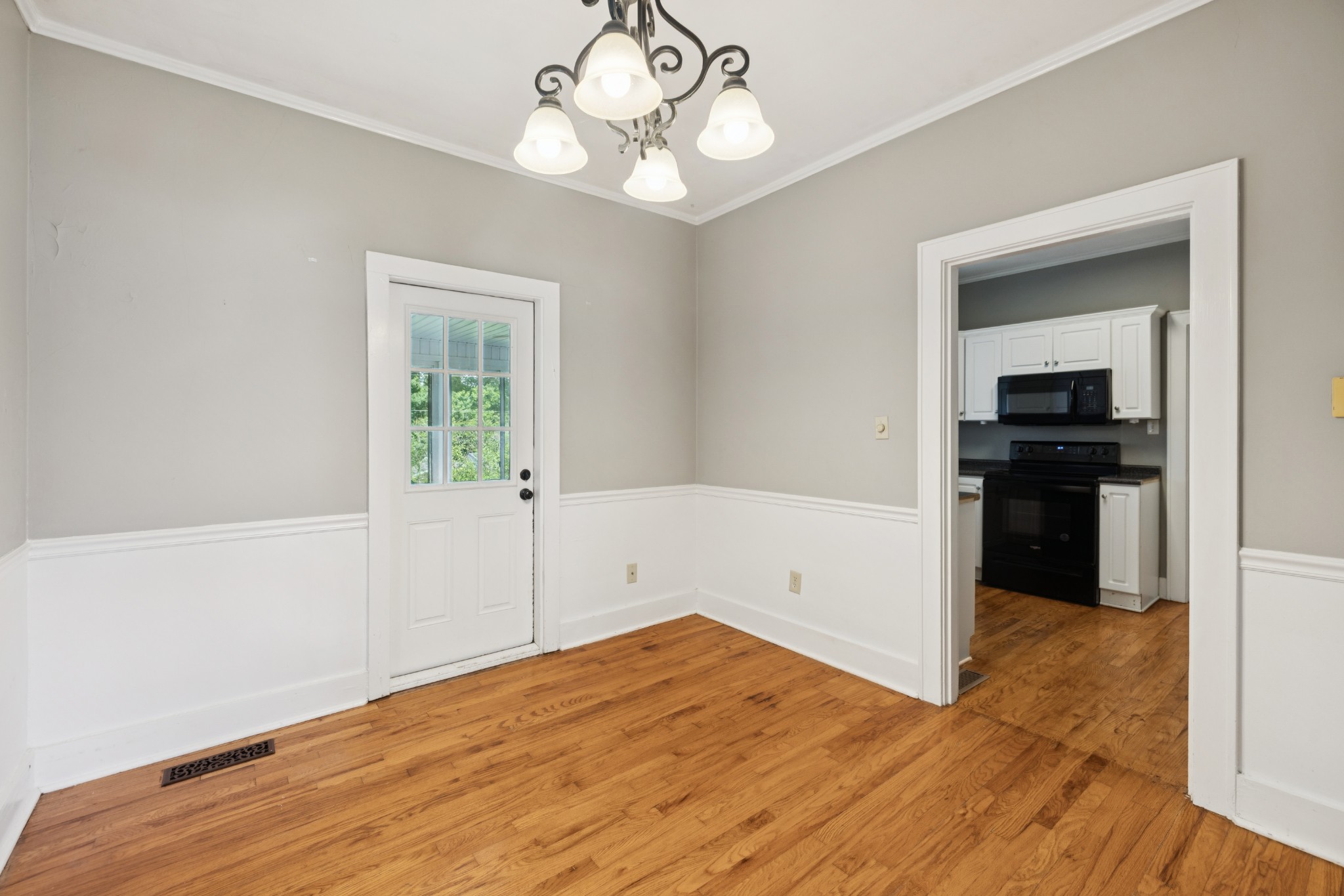 165 E Glenwood Dr