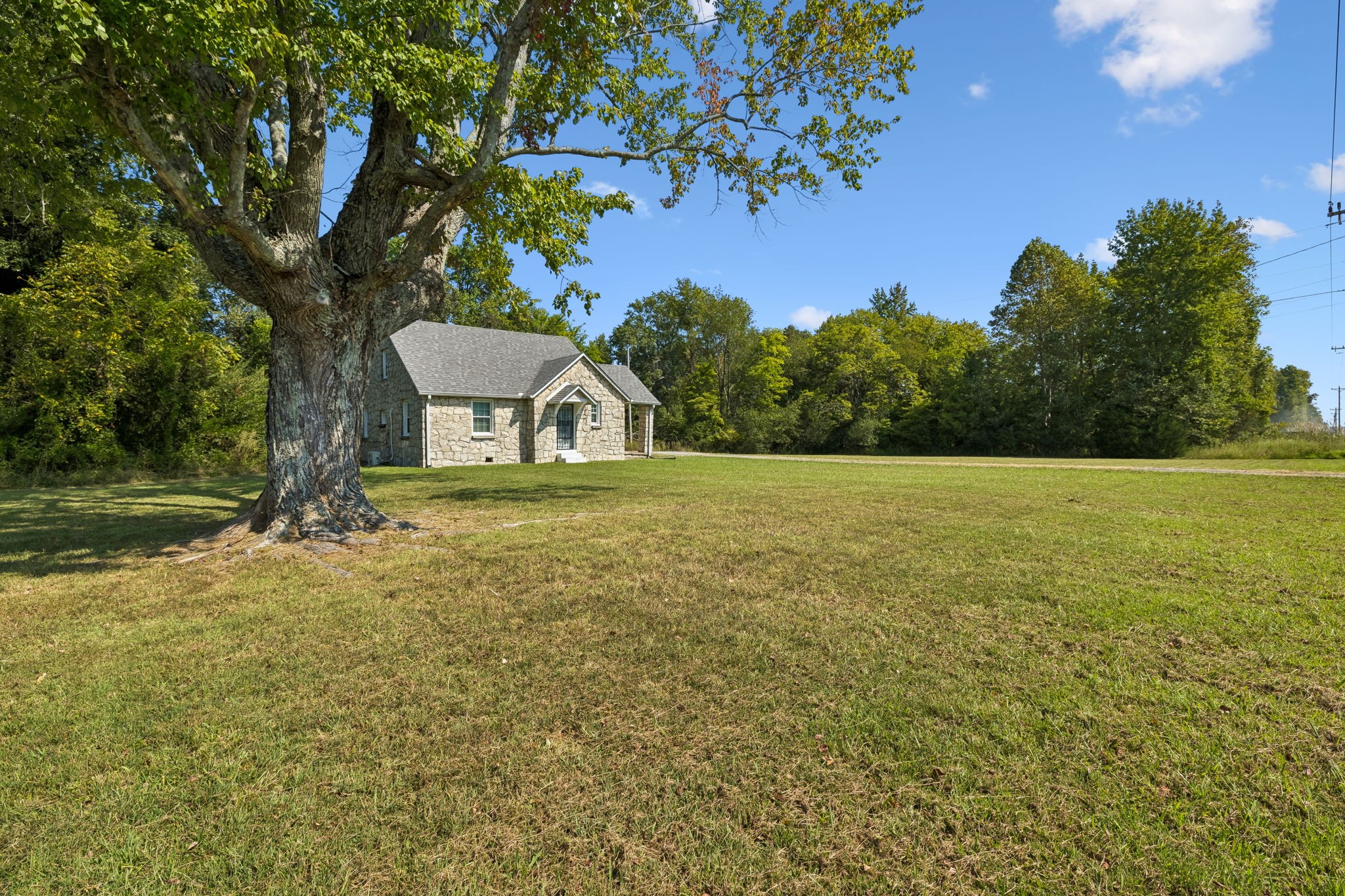 1761 Woodlawn Rd