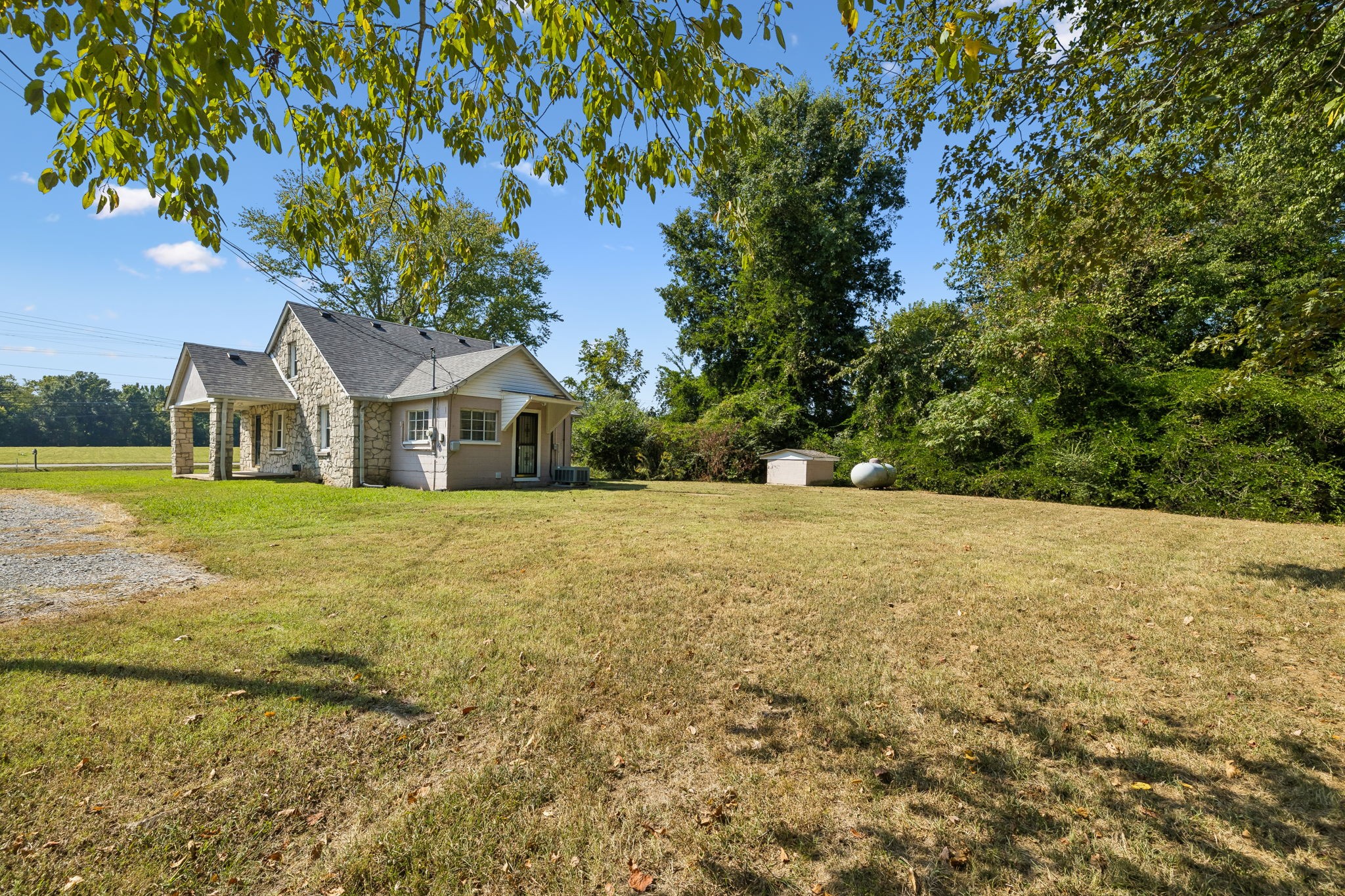 1761 Woodlawn Rd