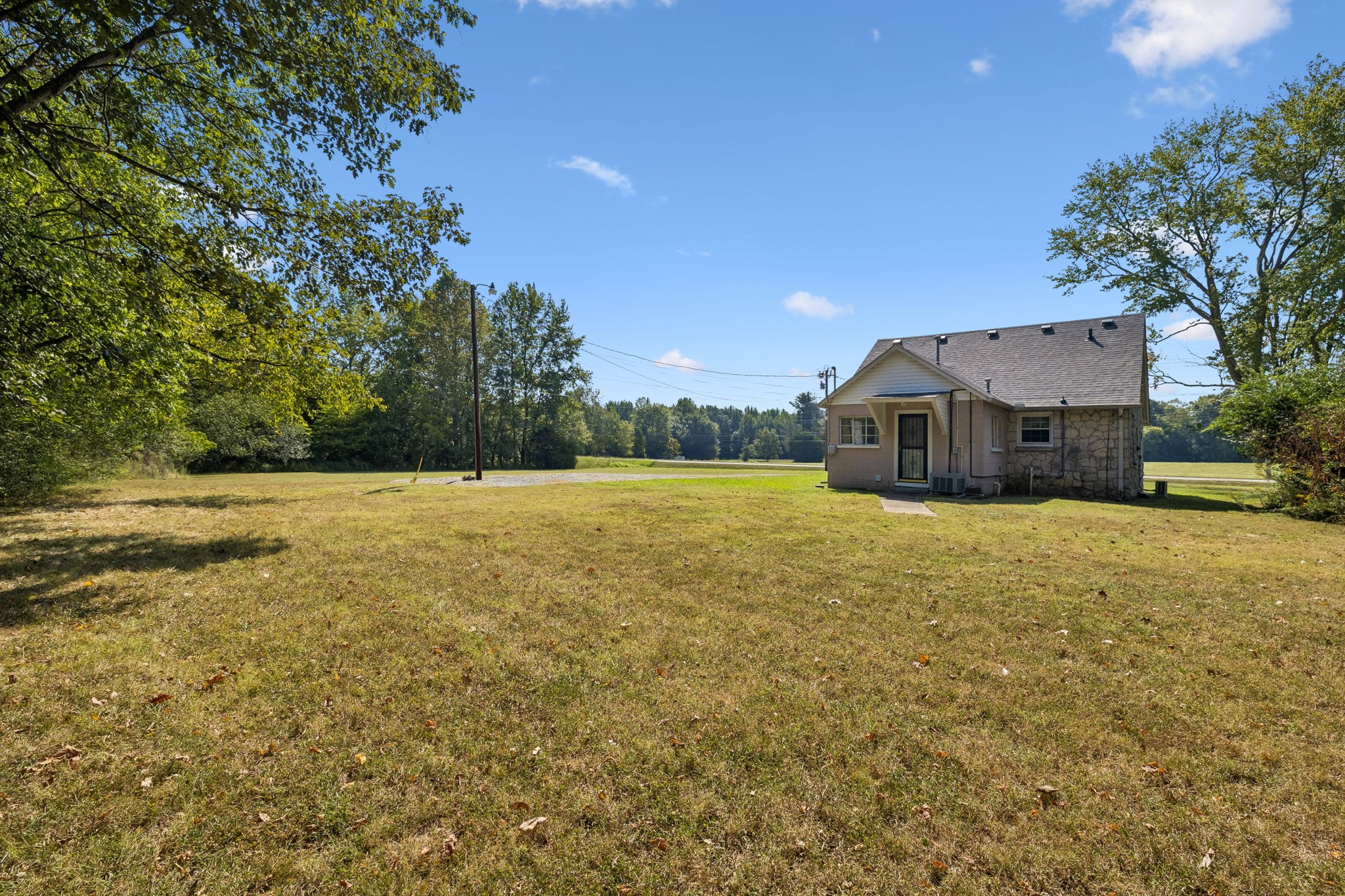 1761 Woodlawn Rd