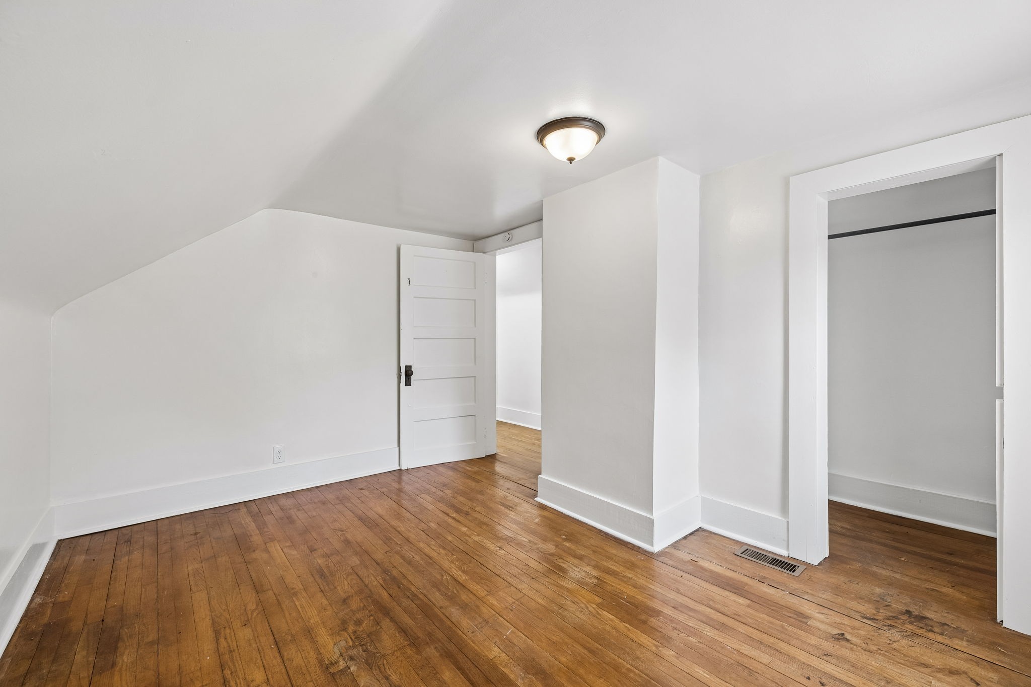 1761 Woodlawn Rd