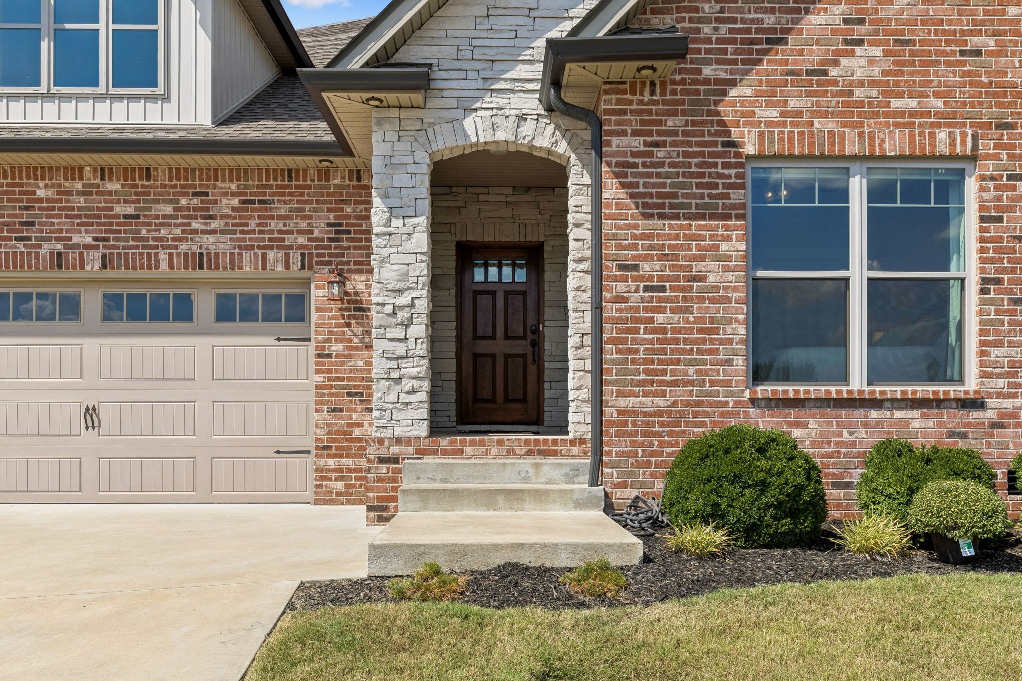 221 Dorchester Cir
