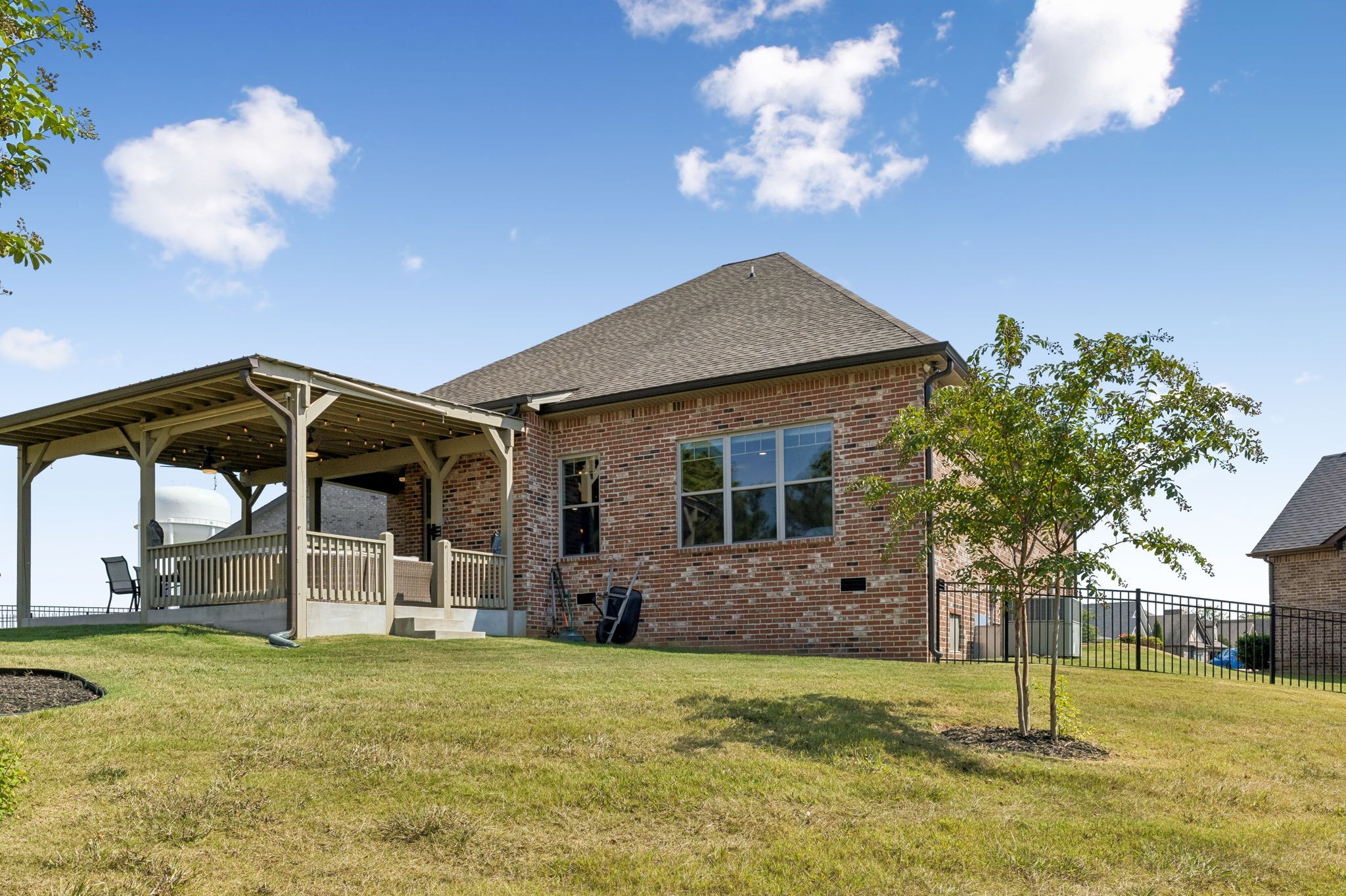 221 Dorchester Cir