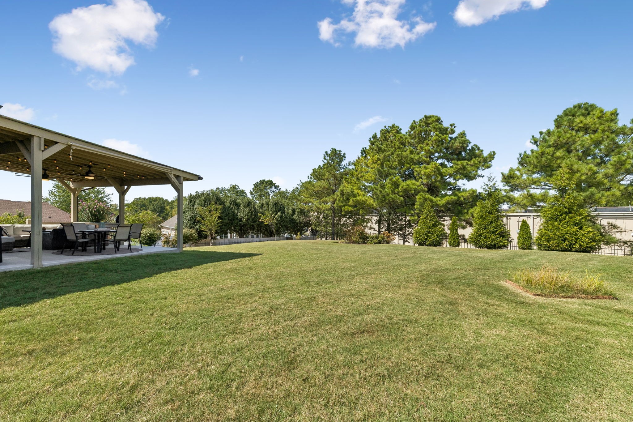 221 Dorchester Cir