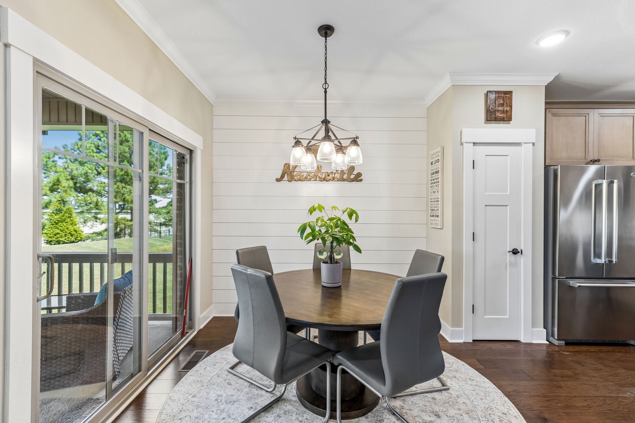 221 Dorchester Cir