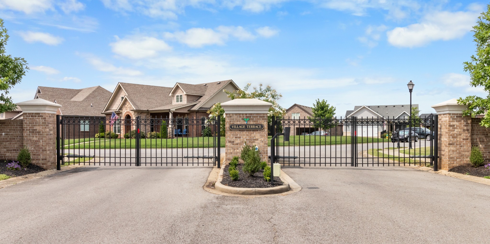221 Dorchester Cir