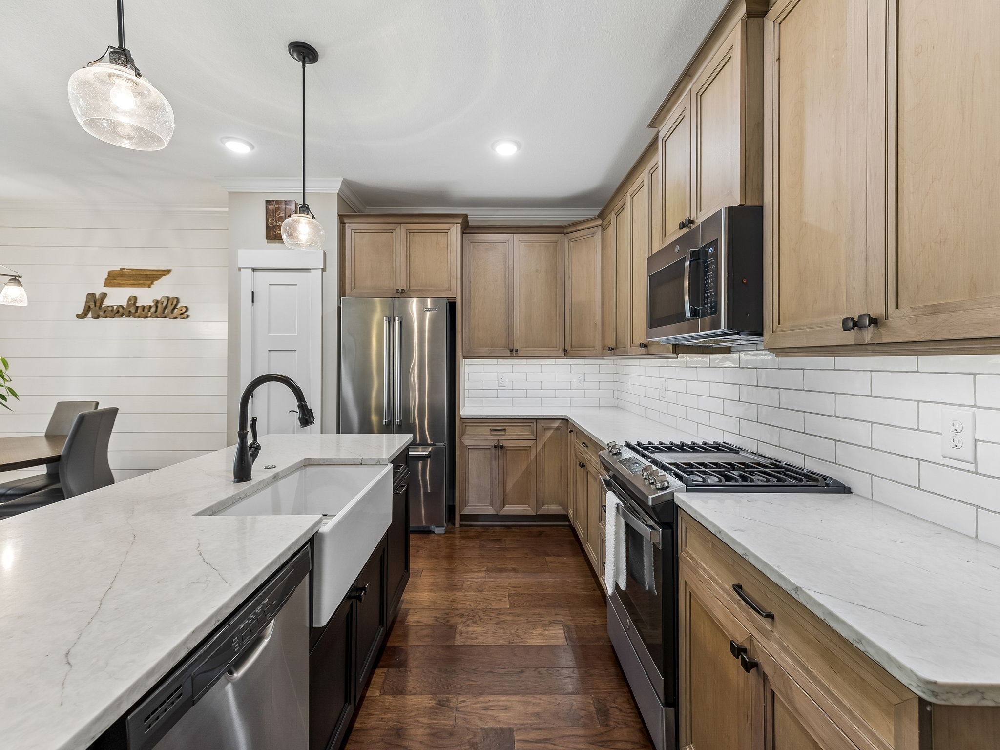 221 Dorchester Cir