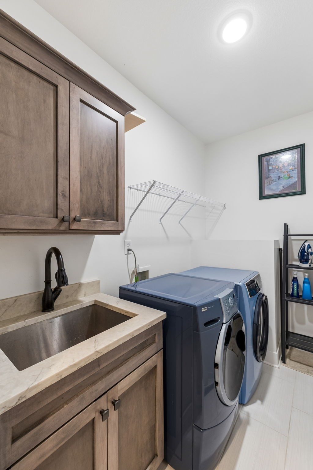 221 Dorchester Cir