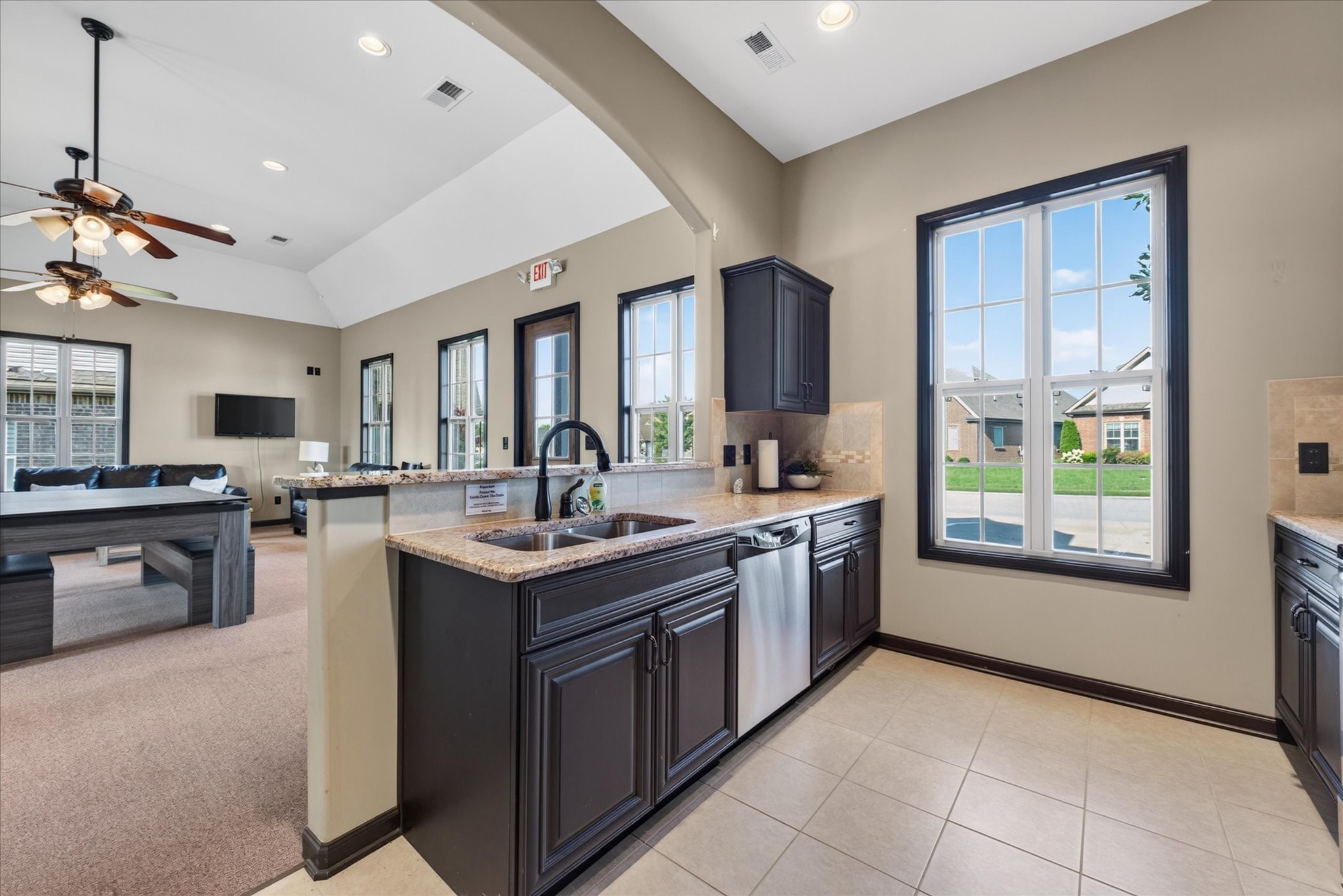221 Dorchester Cir