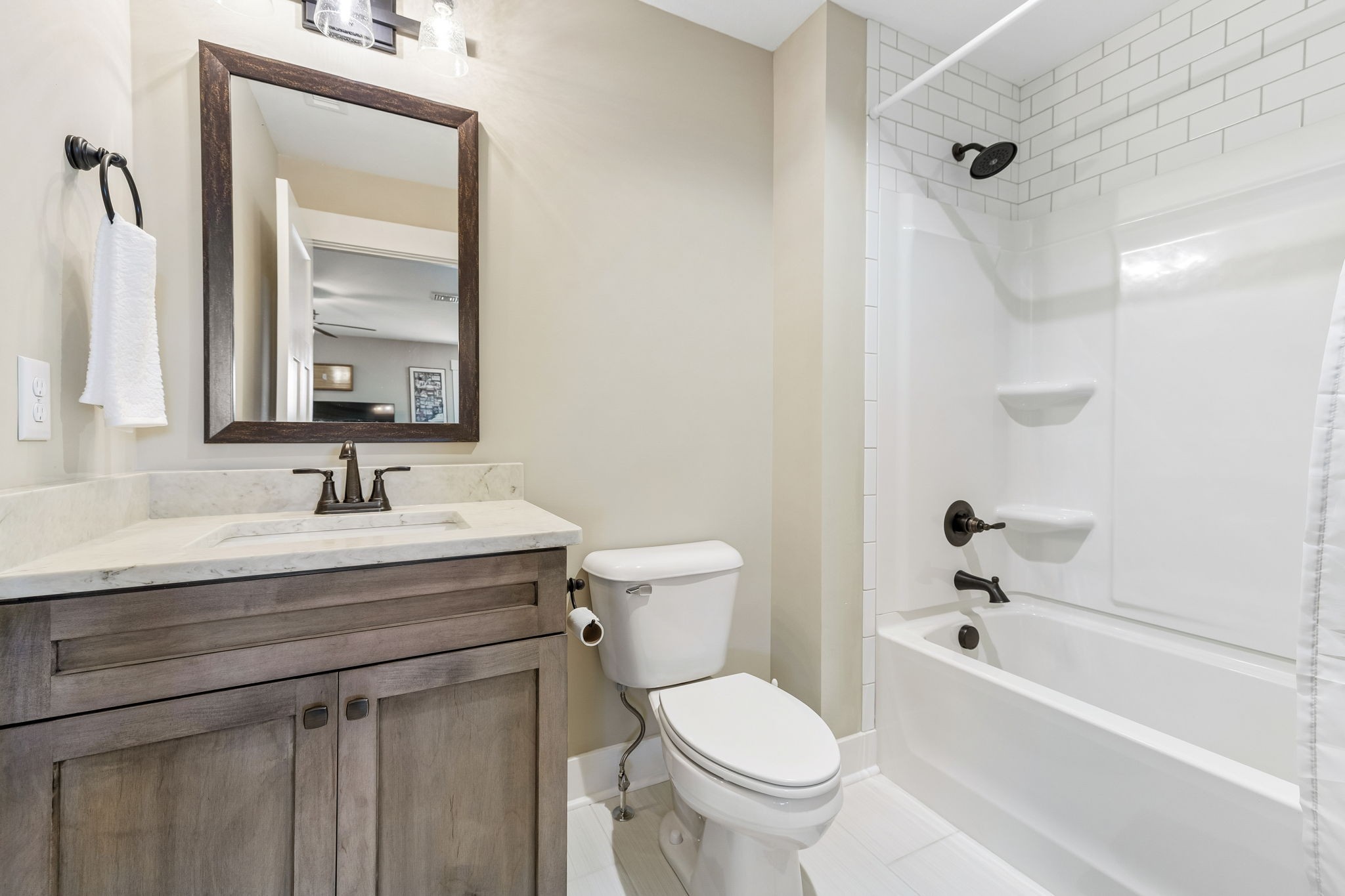 221 Dorchester Cir