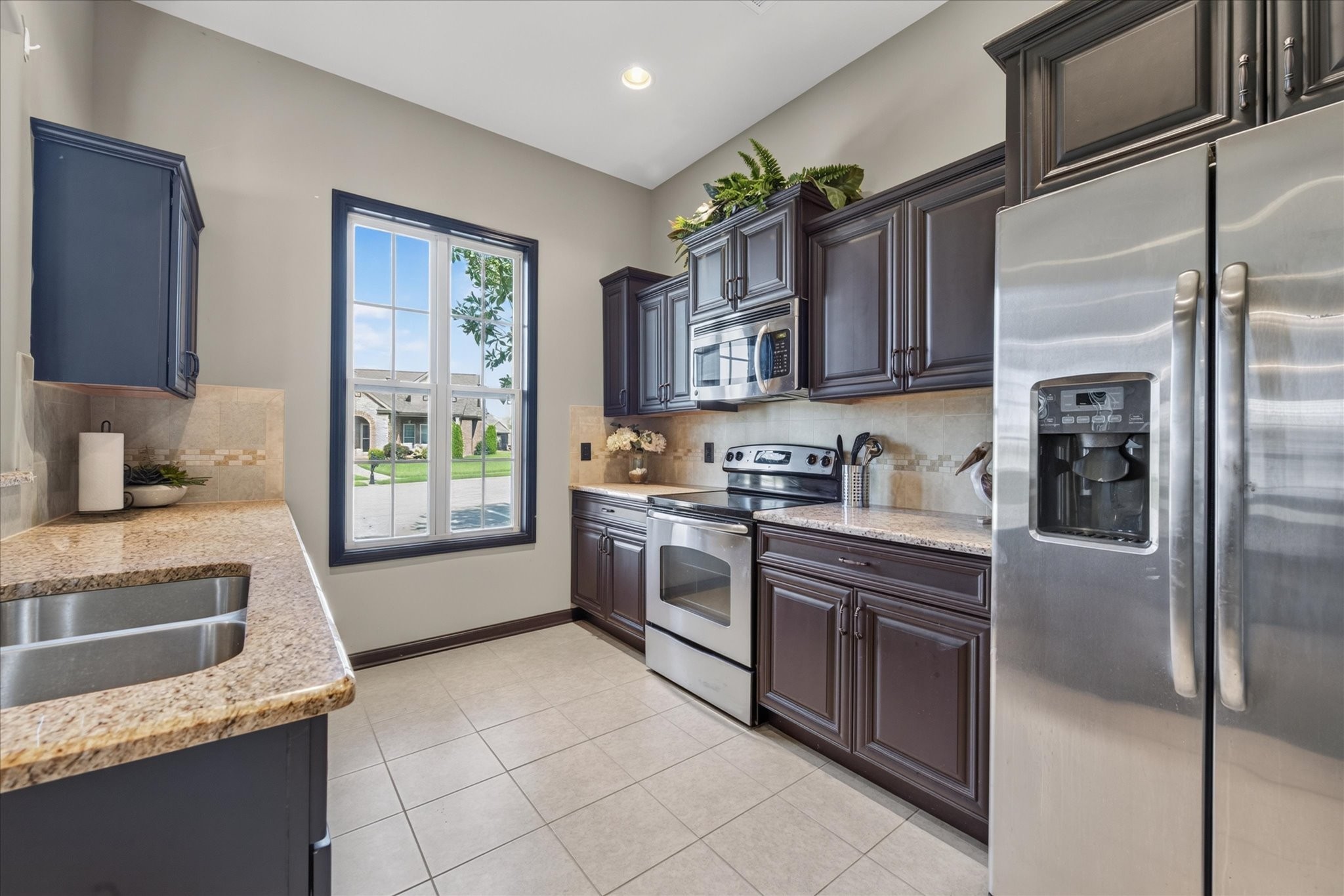 221 Dorchester Cir