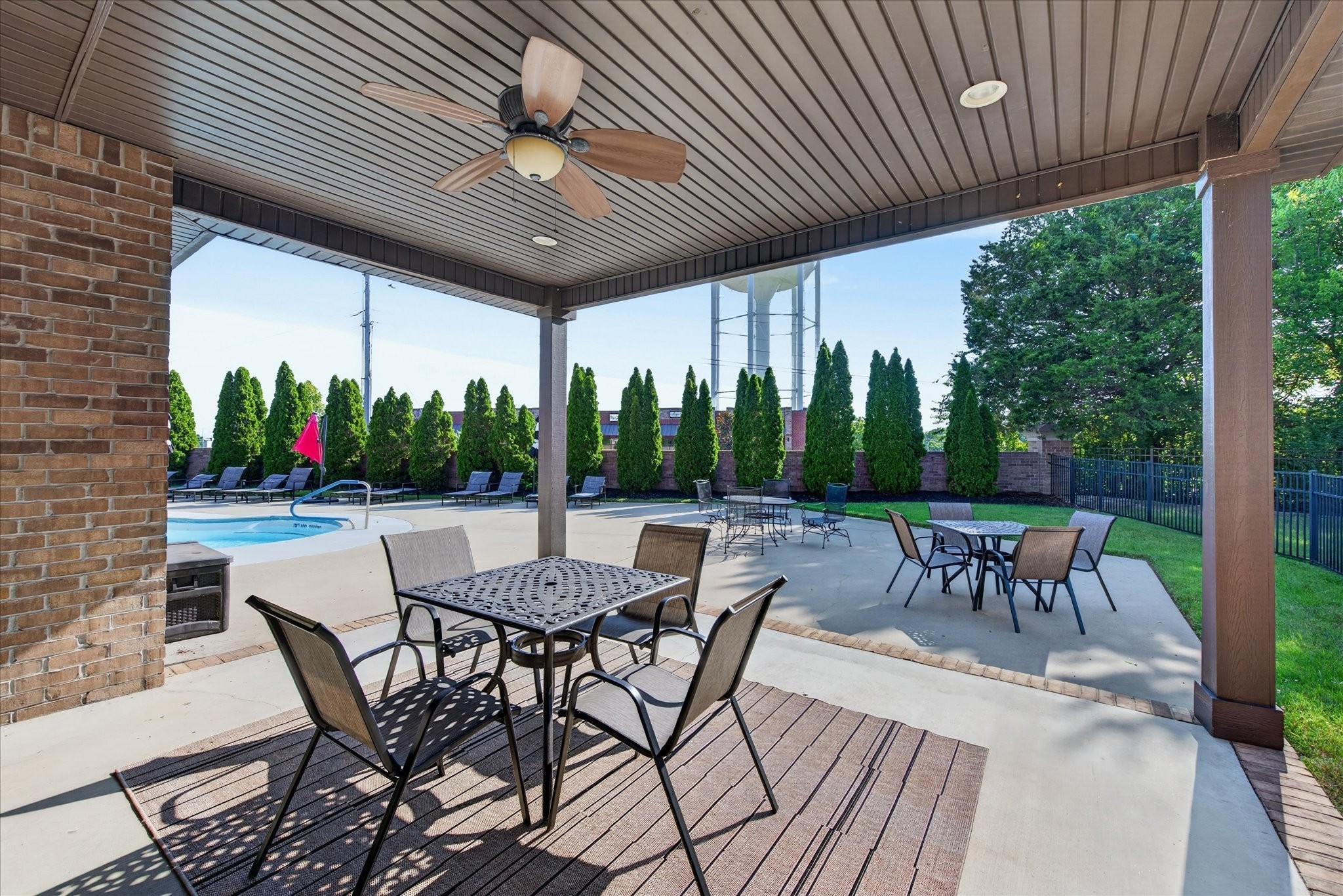 221 Dorchester Cir