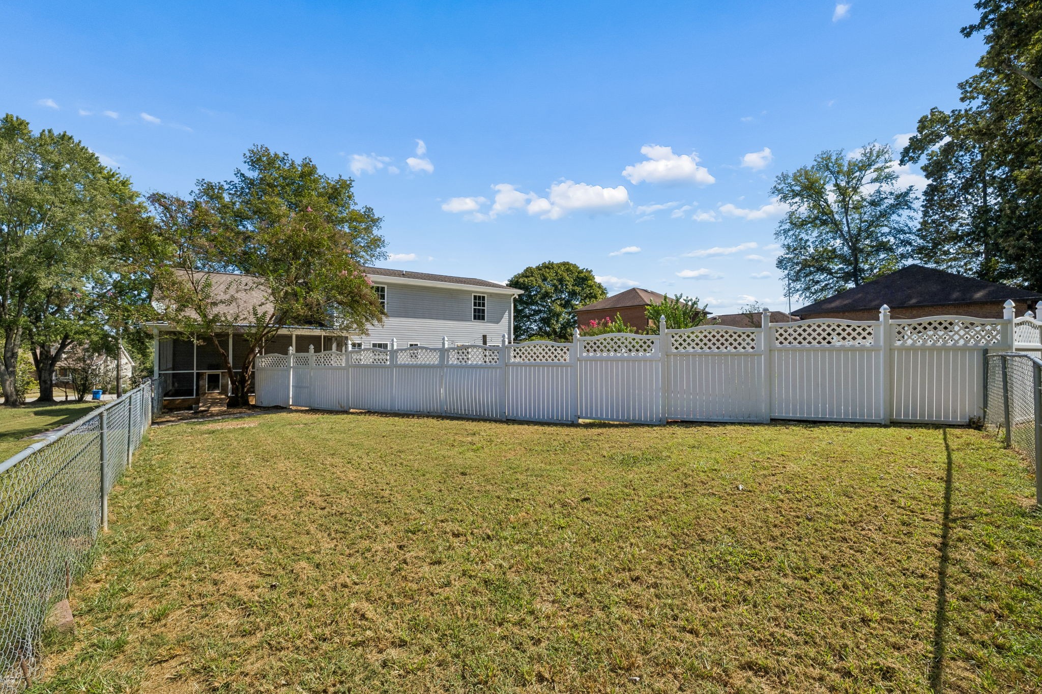 106 Rolling Meadow Dr
