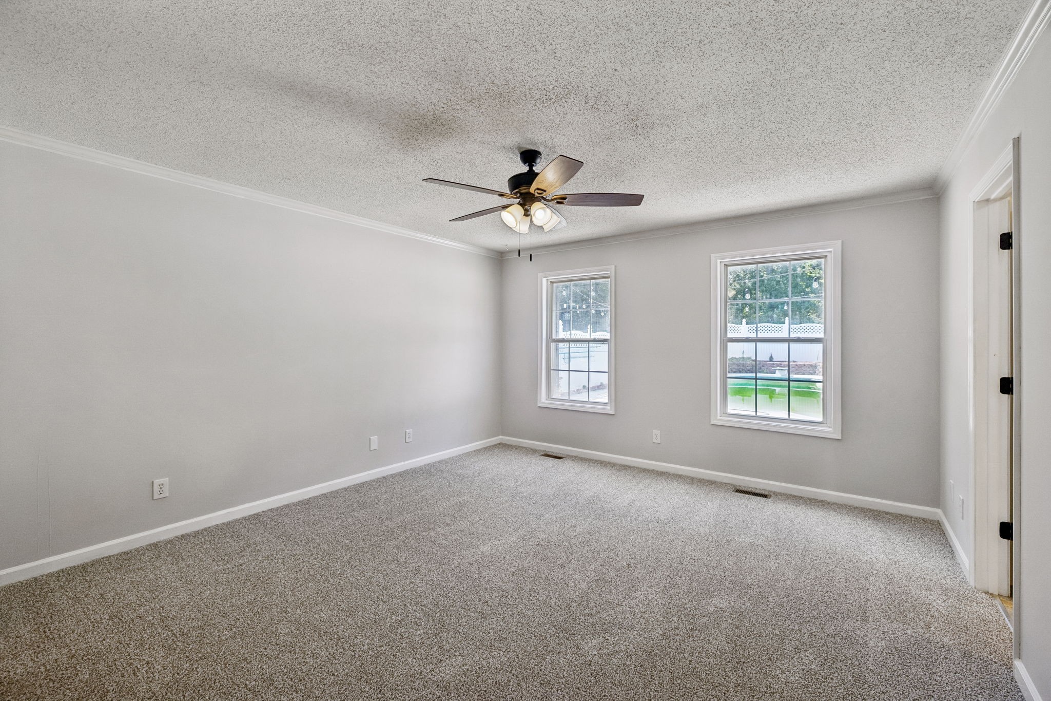 106 Rolling Meadow Dr