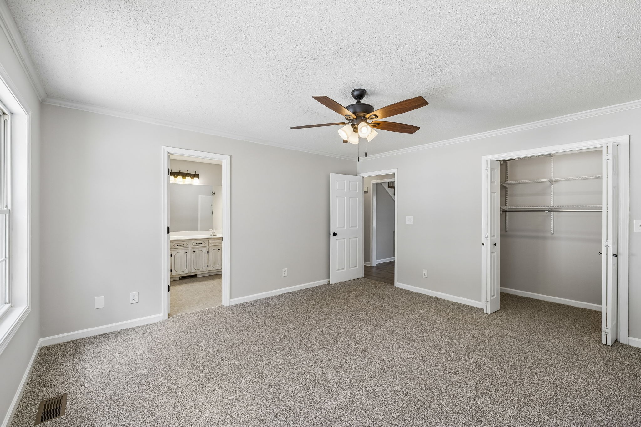 106 Rolling Meadow Dr
