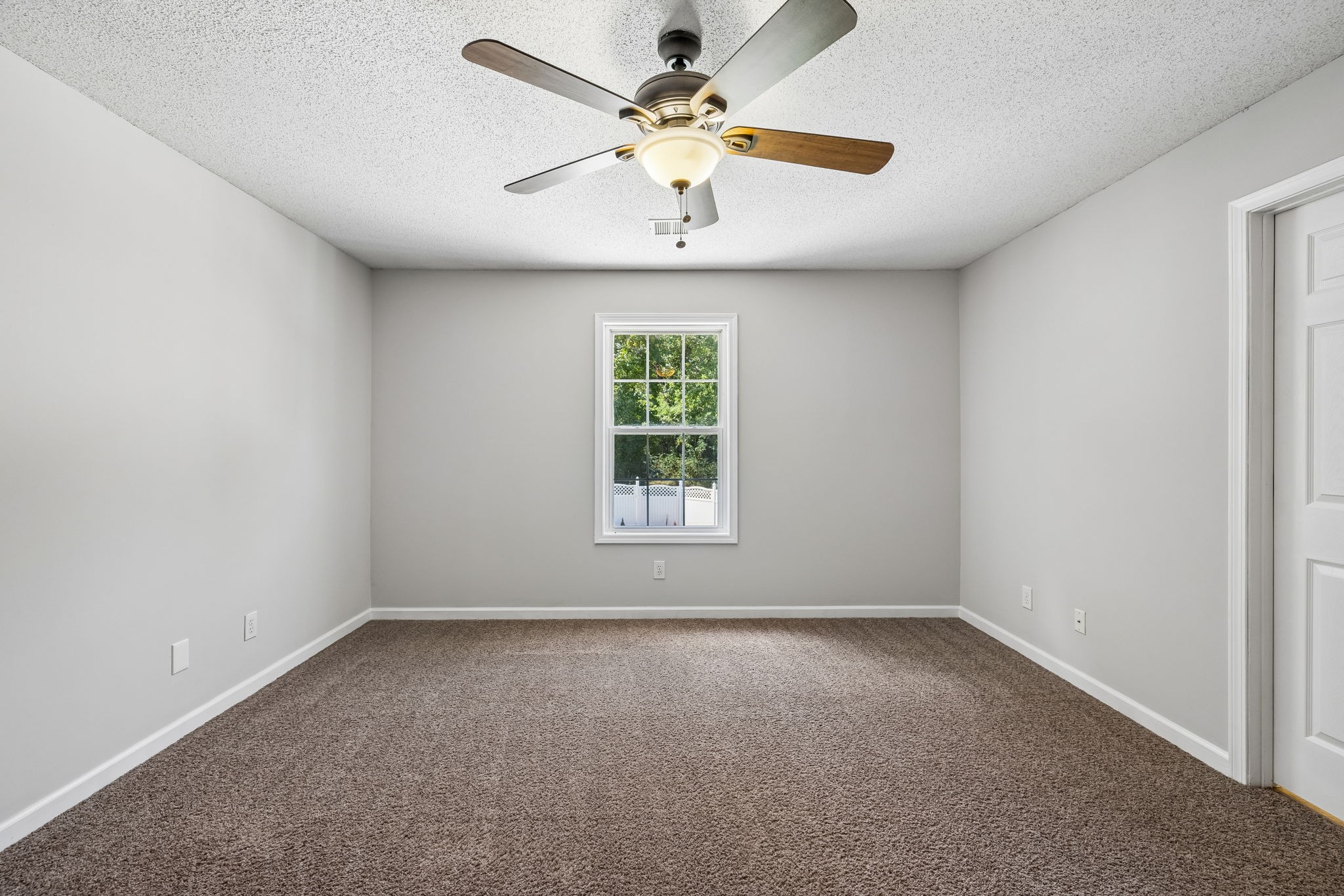 106 Rolling Meadow Dr