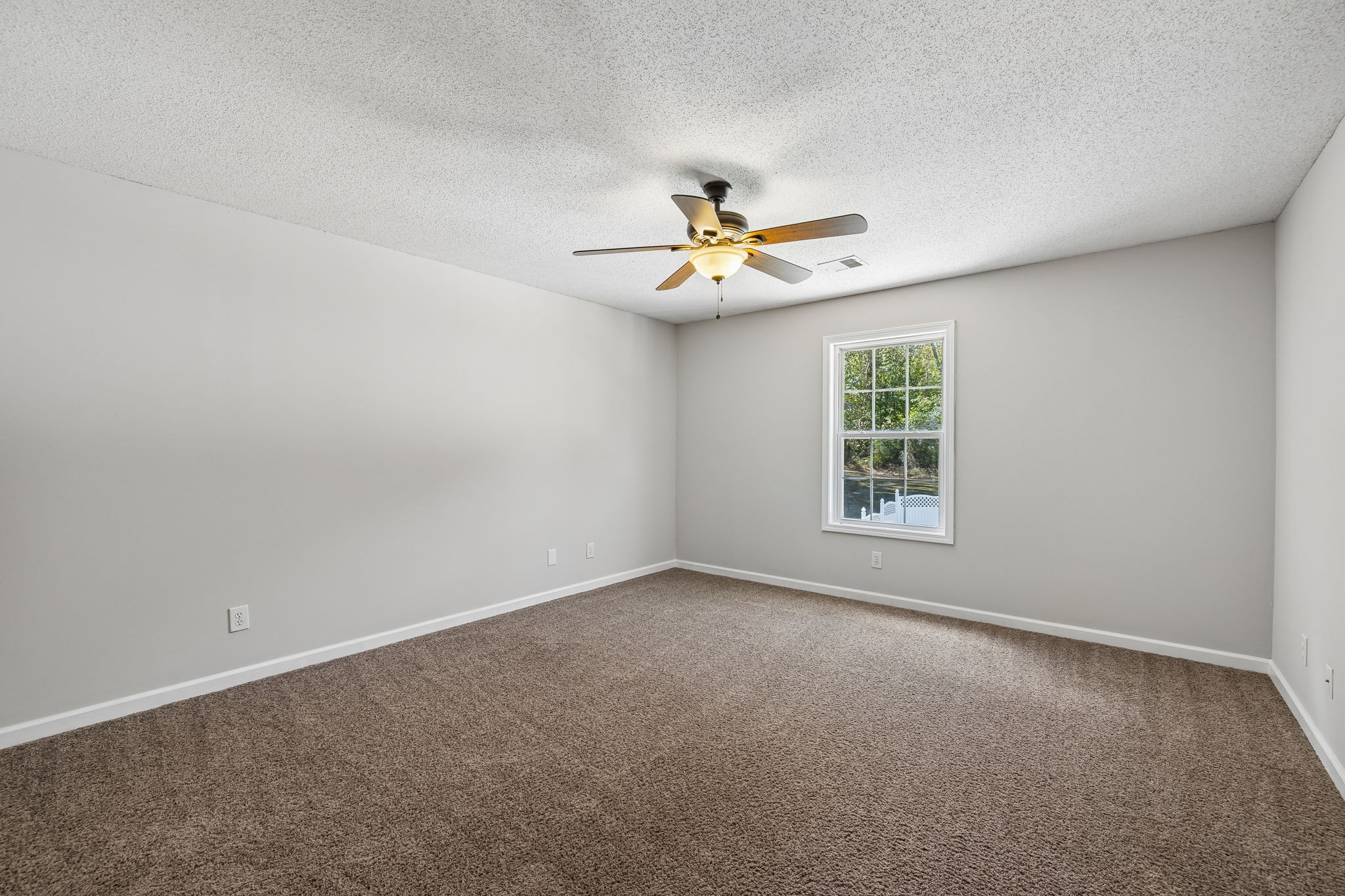 106 Rolling Meadow Dr