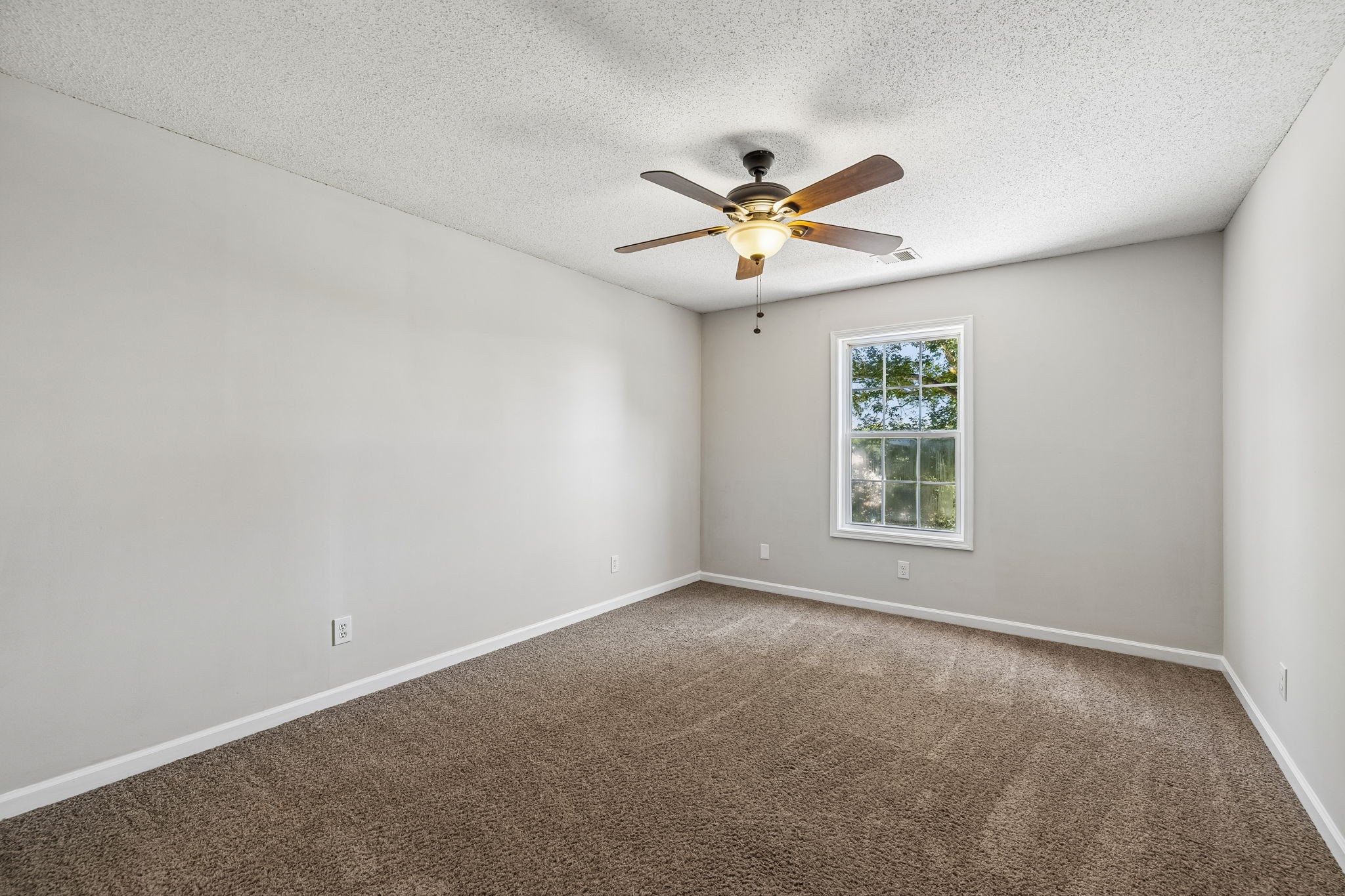 106 Rolling Meadow Dr