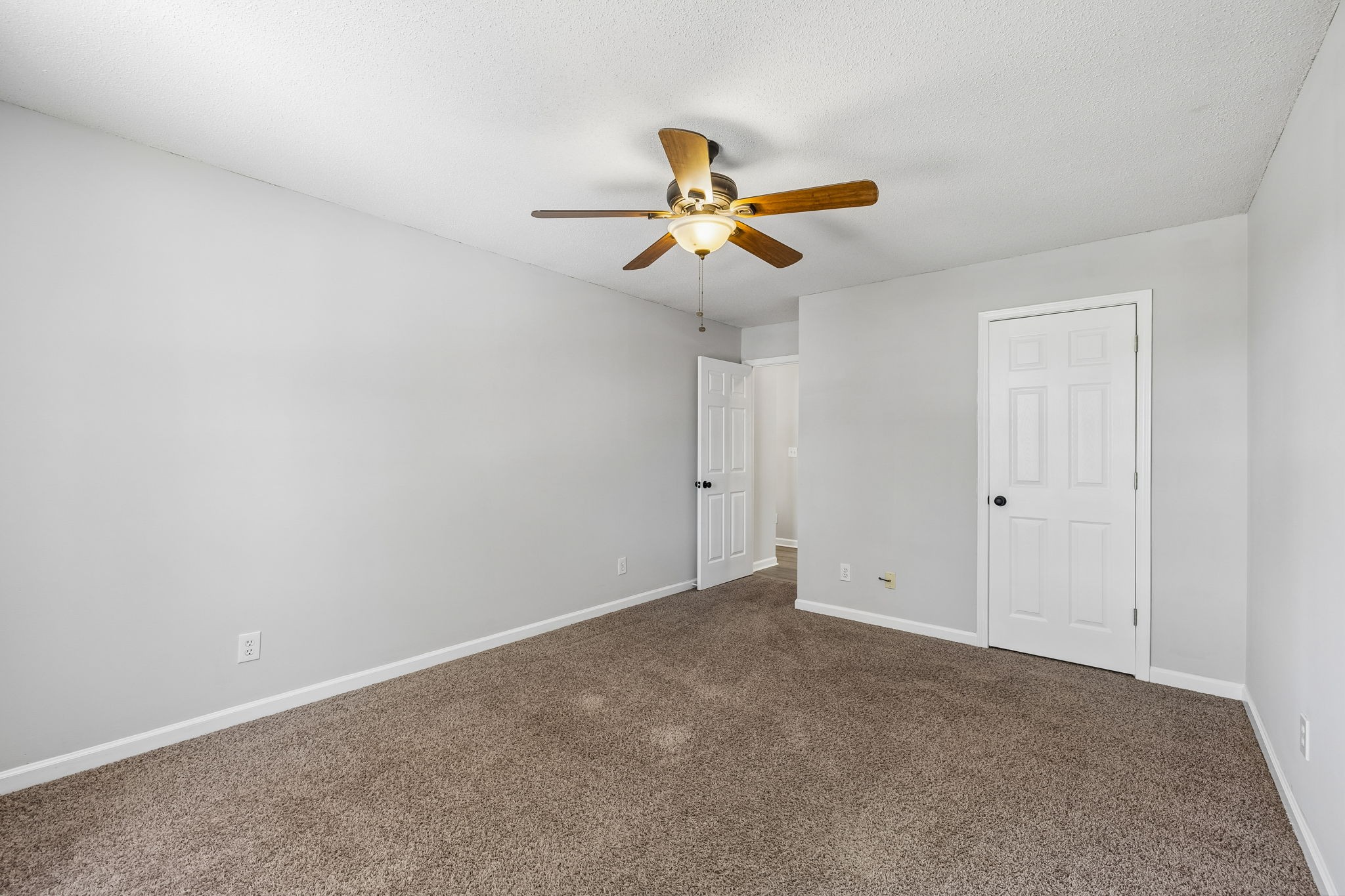 106 Rolling Meadow Dr
