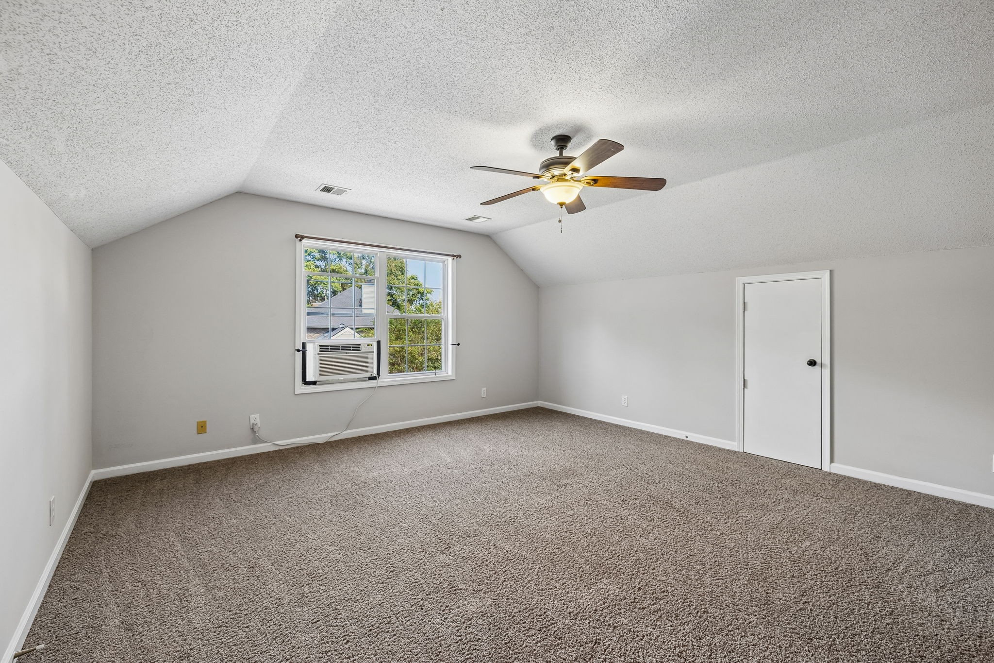 106 Rolling Meadow Dr