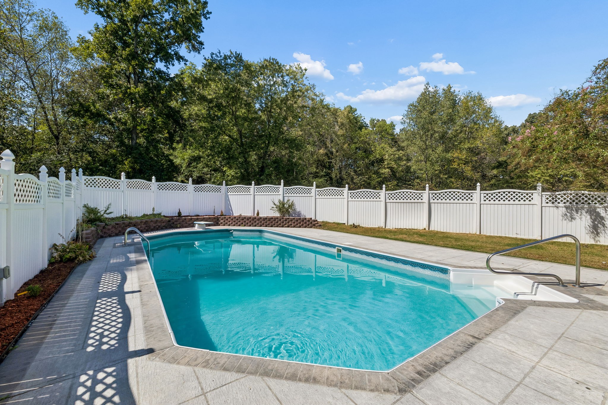 106 Rolling Meadow Dr