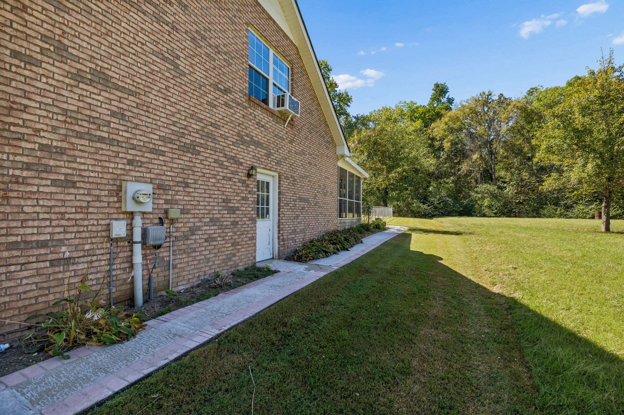 106 Rolling Meadow Dr