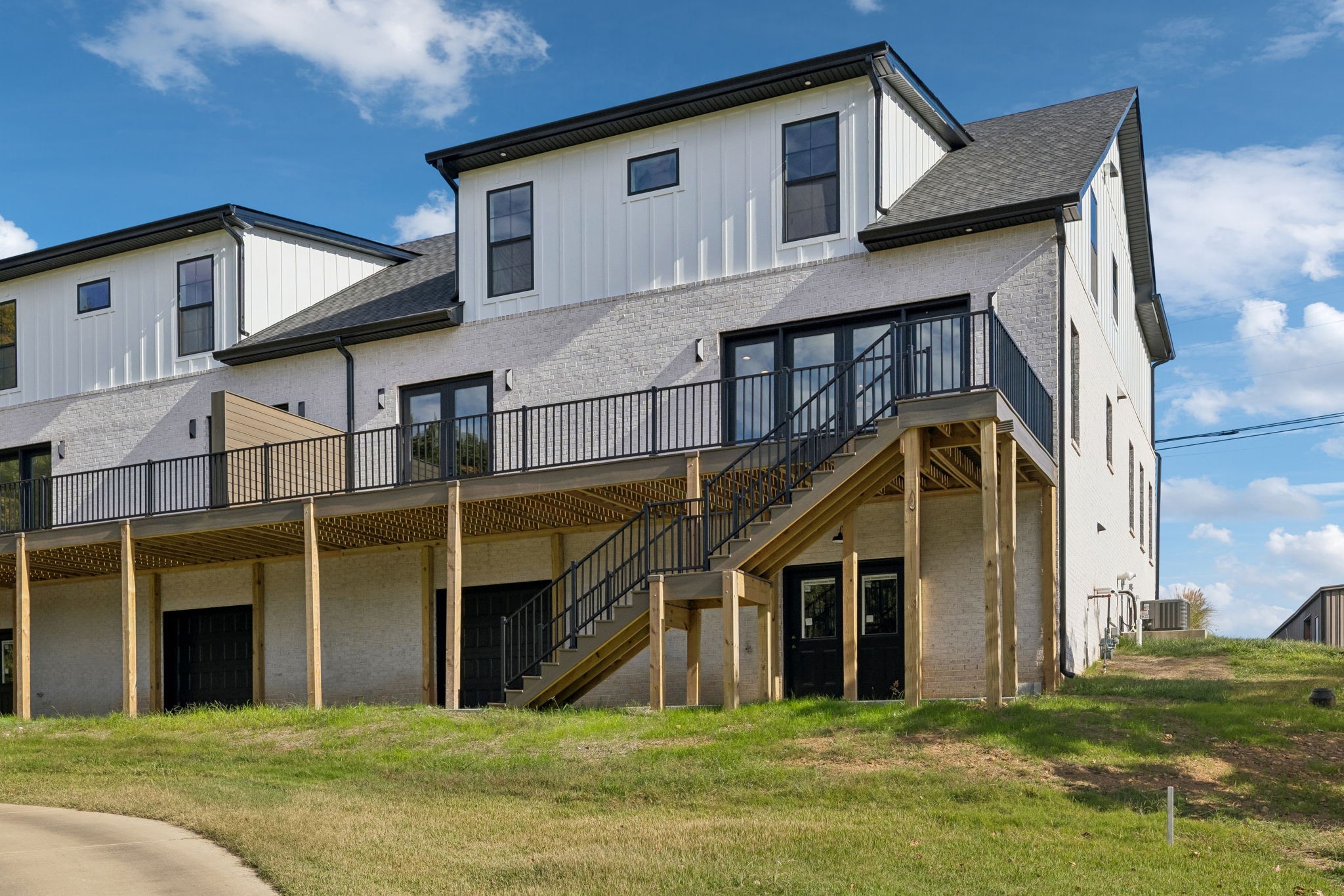 112 Fairway Dr