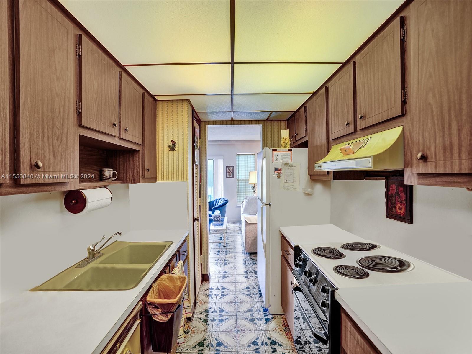 620 Tennis Club Dr # 107