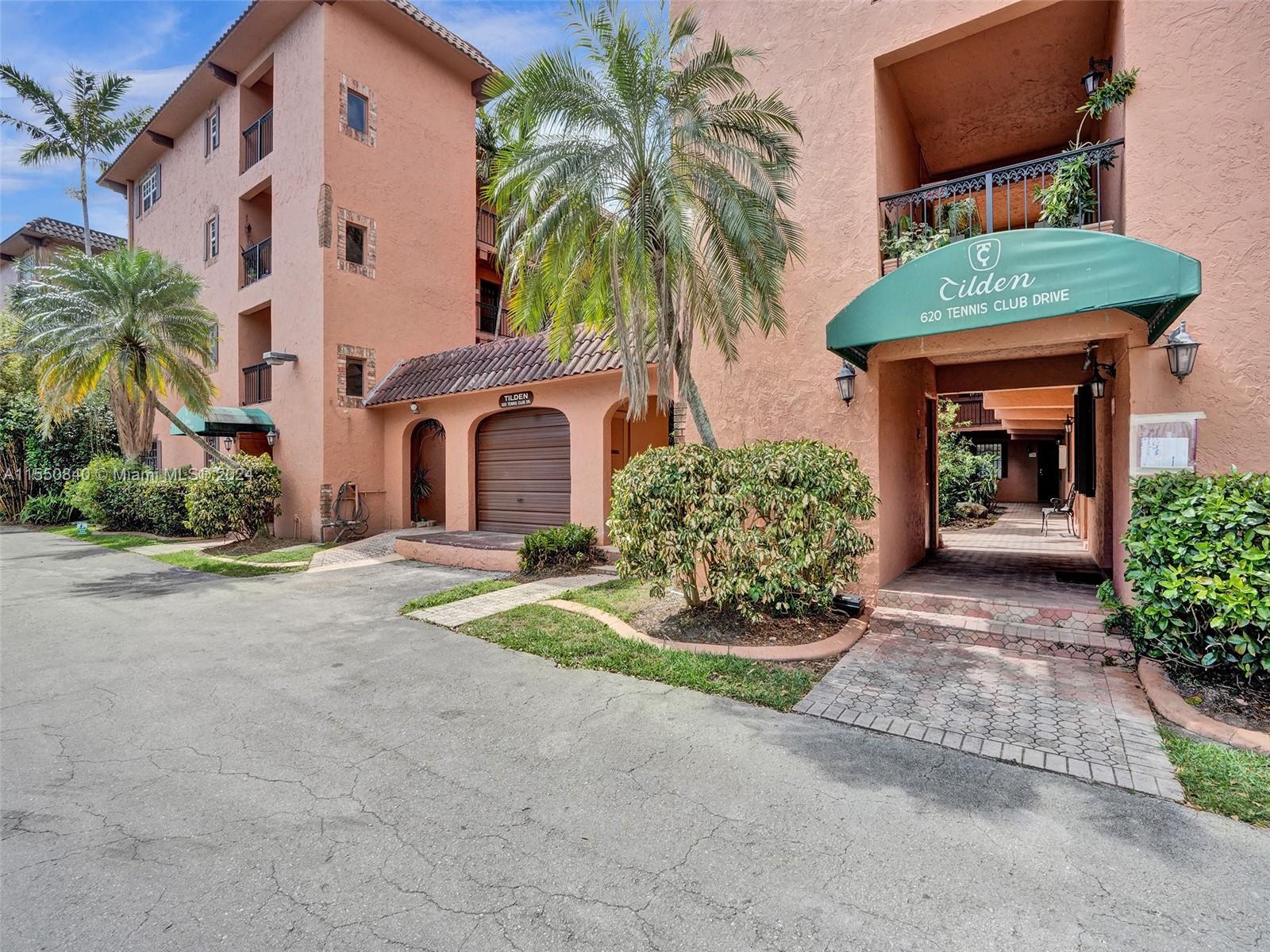 620 Tennis Club Dr # 107