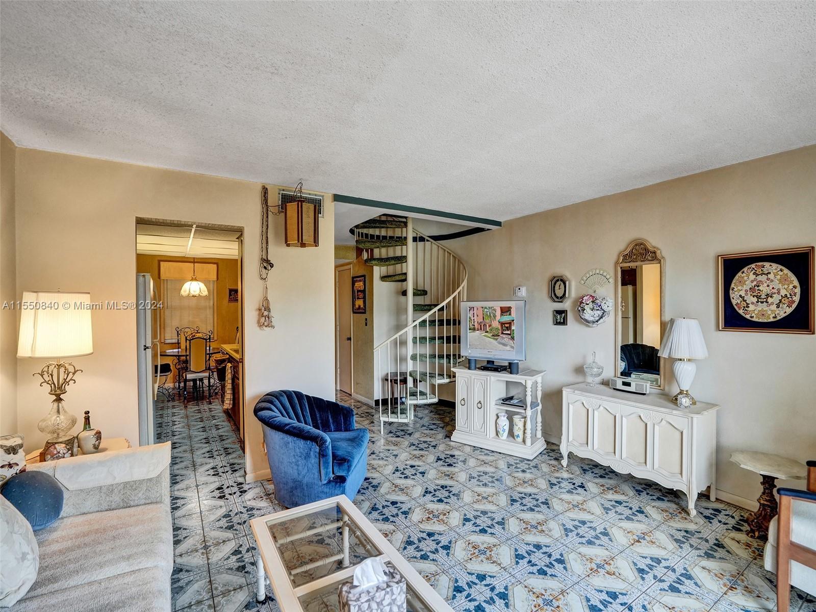 620 Tennis Club Dr # 107
