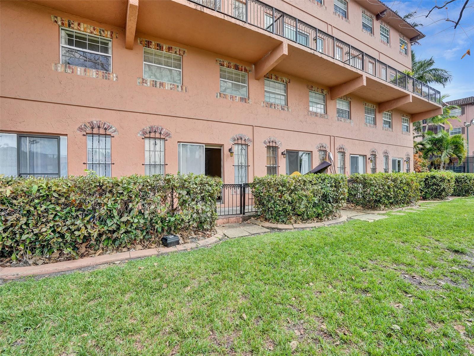 620 Tennis Club Dr # 107