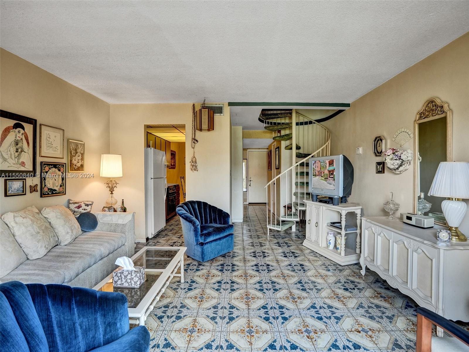 620 Tennis Club Dr # 107