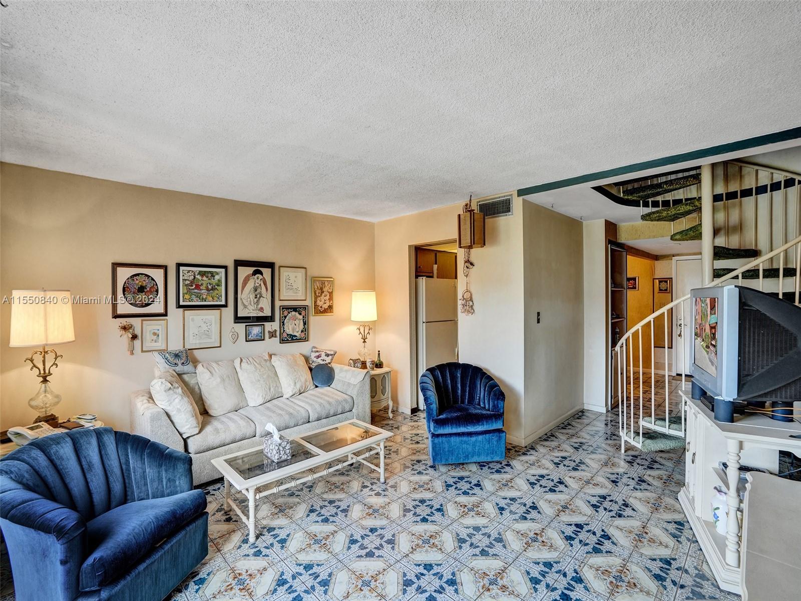 620 Tennis Club Dr # 107