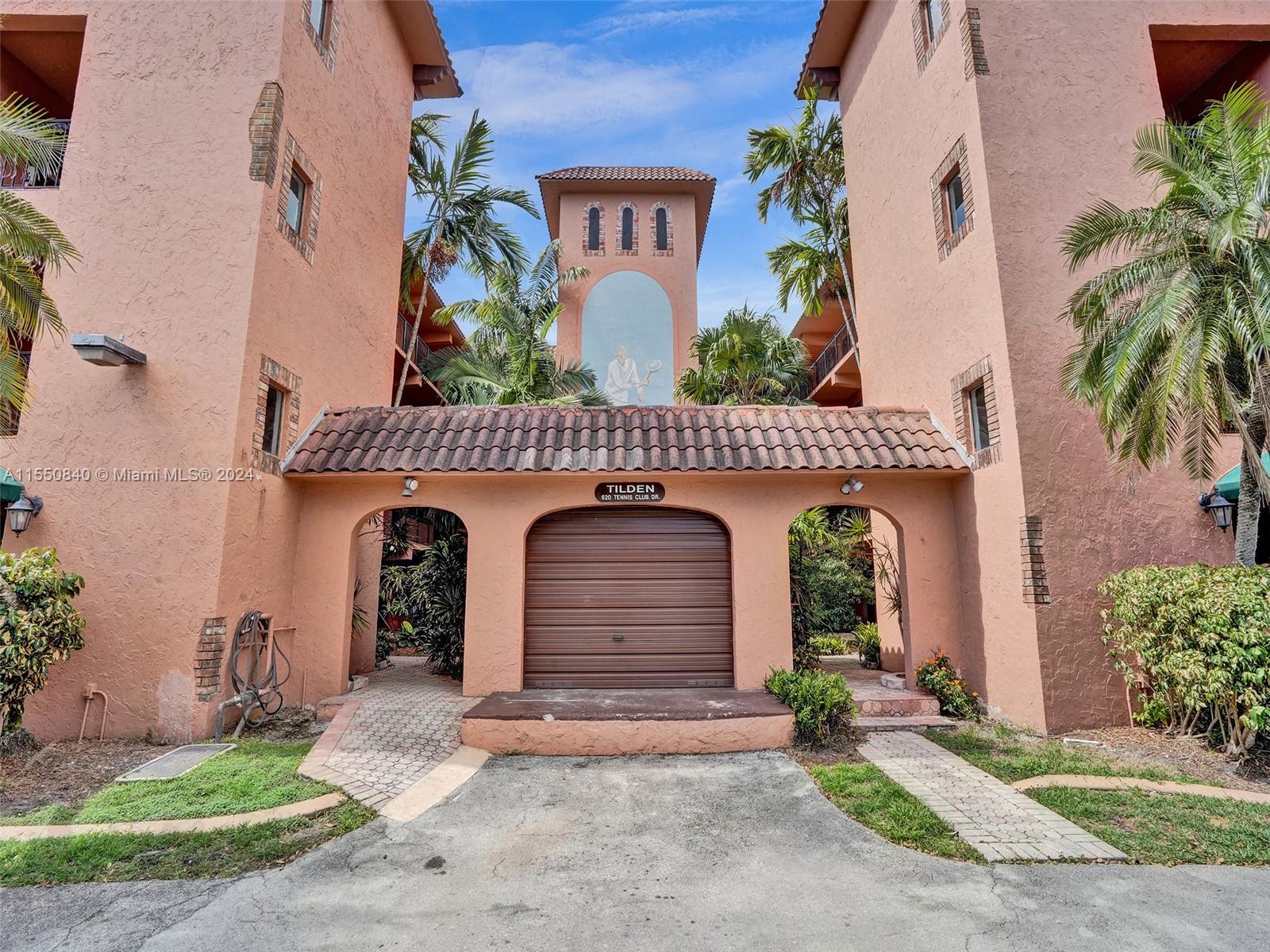 620 Tennis Club Dr # 107