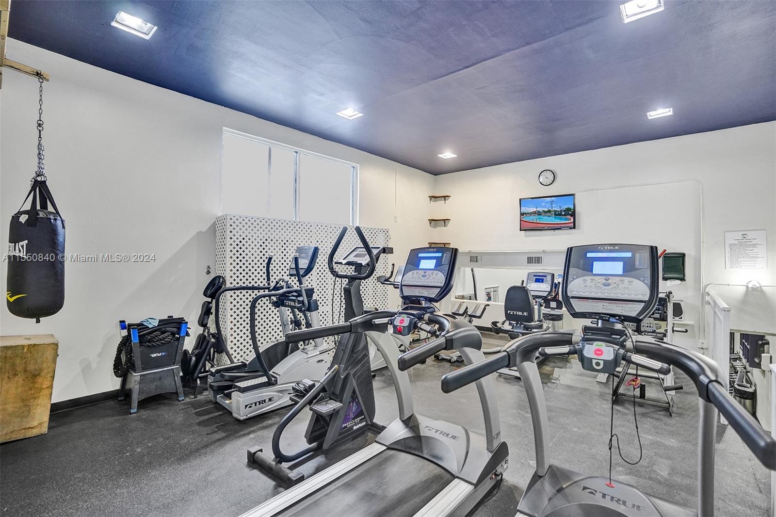 620 Tennis Club Dr # 107