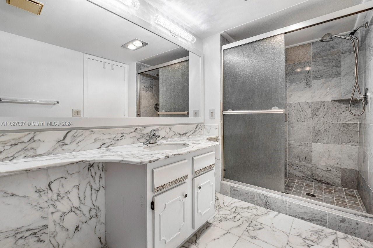 4900 N Ocean Blvd # 711