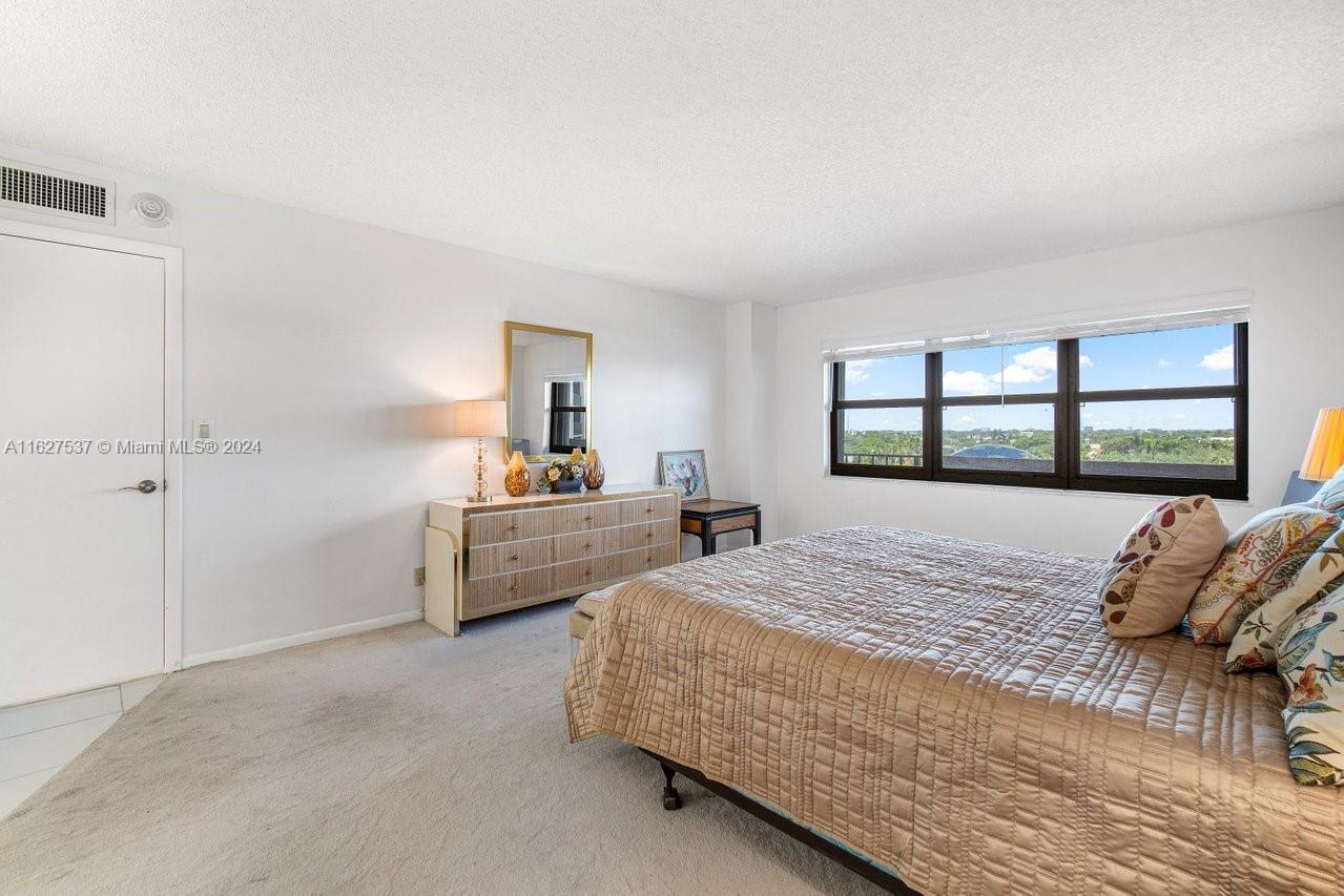 4900 N Ocean Blvd # 711