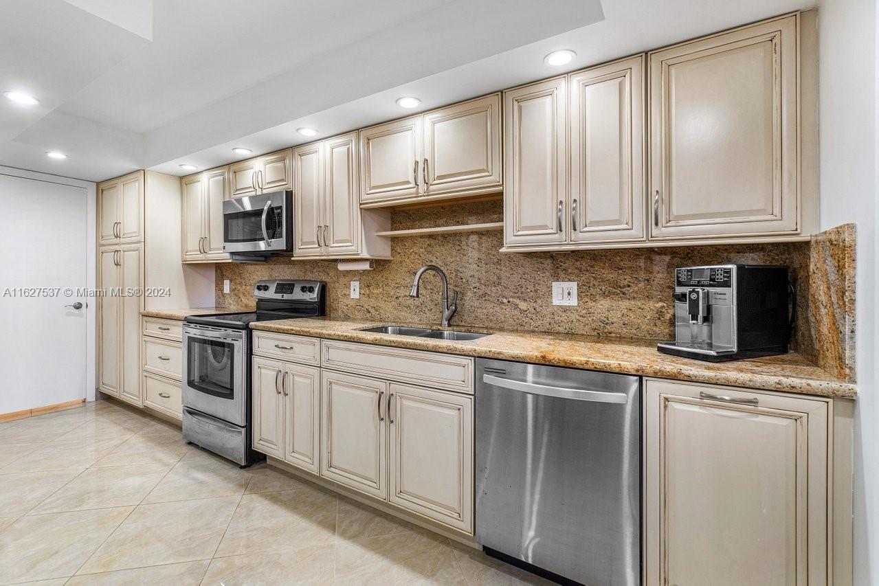 4900 N Ocean Blvd # 711