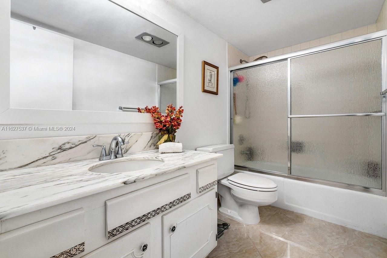 4900 N Ocean Blvd # 711