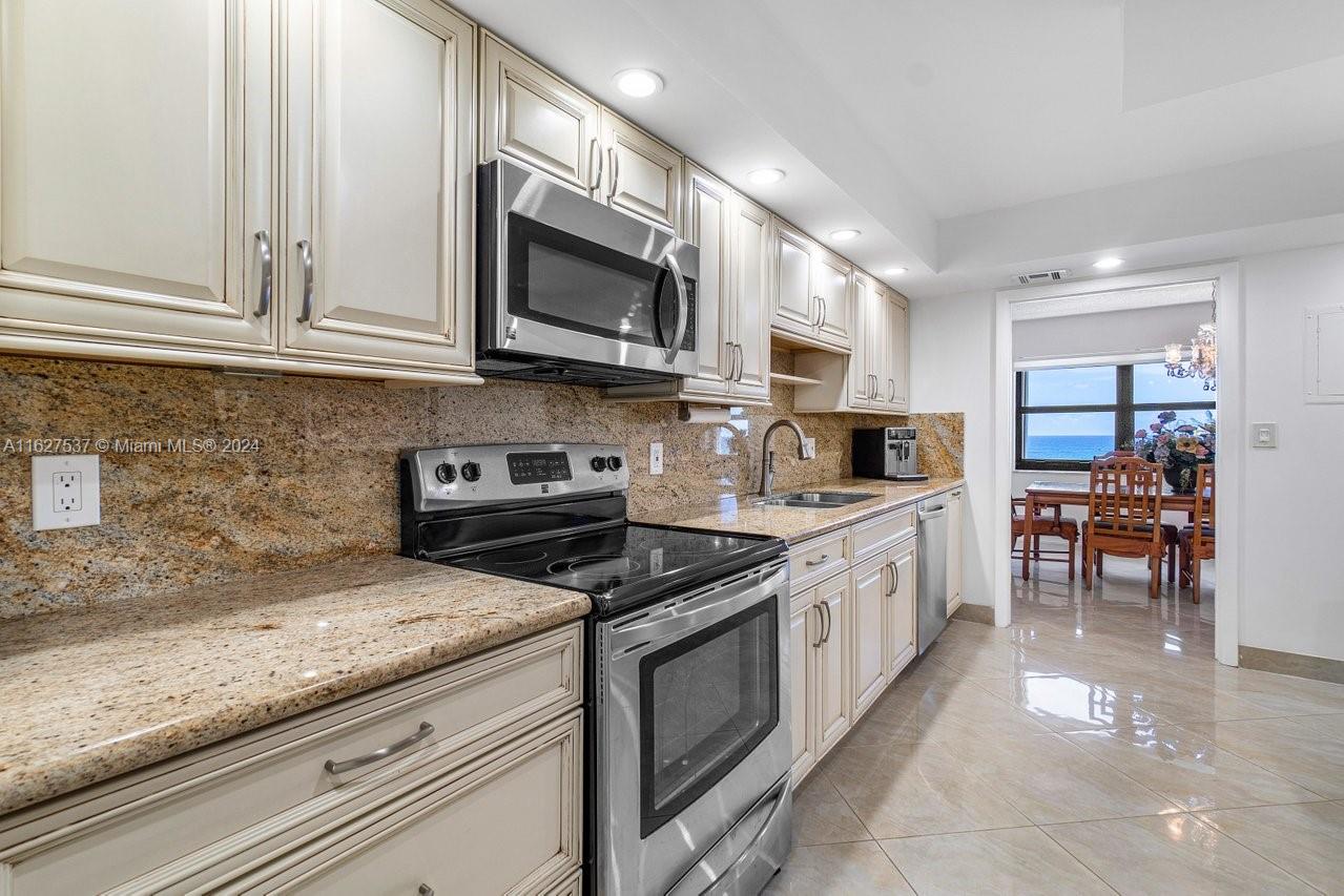 4900 N Ocean Blvd # 711