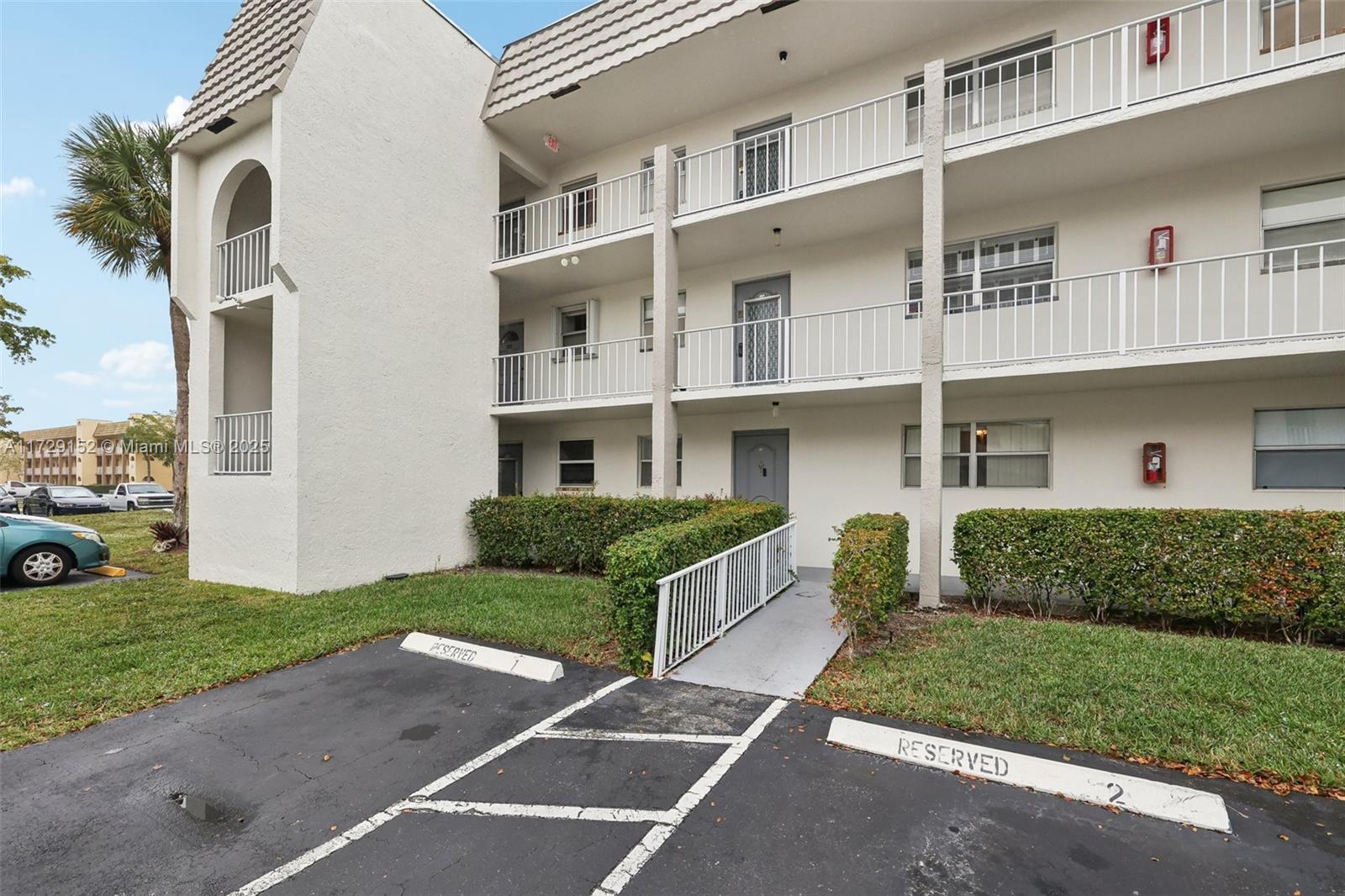 8280 Sunrise Lakes Blvd Unit: 202